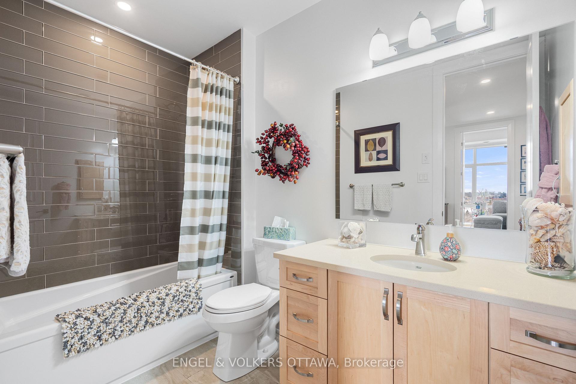 Photo 25 of Unit 402, 110 Cortile Private, Ottawa, Riverside South/Gloucester Glen — HOMEH