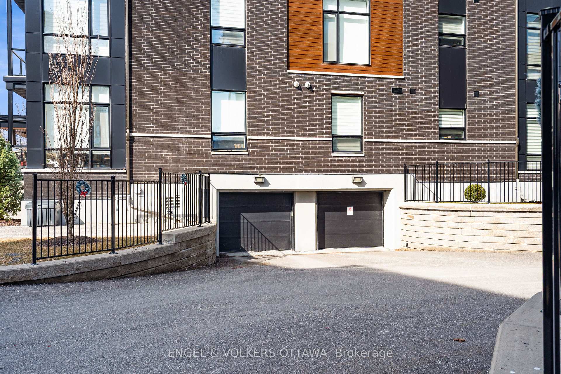 Photo 29 of Unit 402, 110 Cortile Private, Ottawa, Riverside South/Gloucester Glen — HOMEH