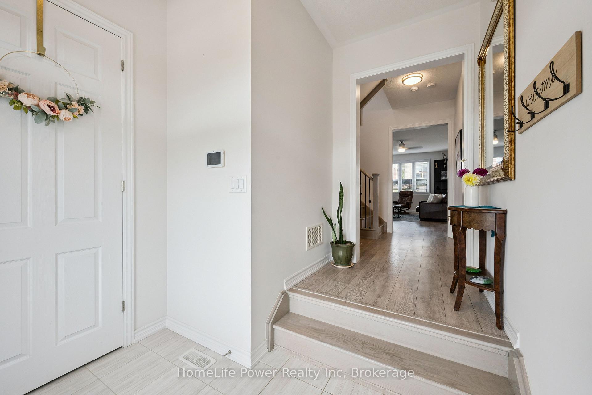 Photo 9 of 54 Elliot Avenue E, Centre Wellington, Fergus — HOMEH