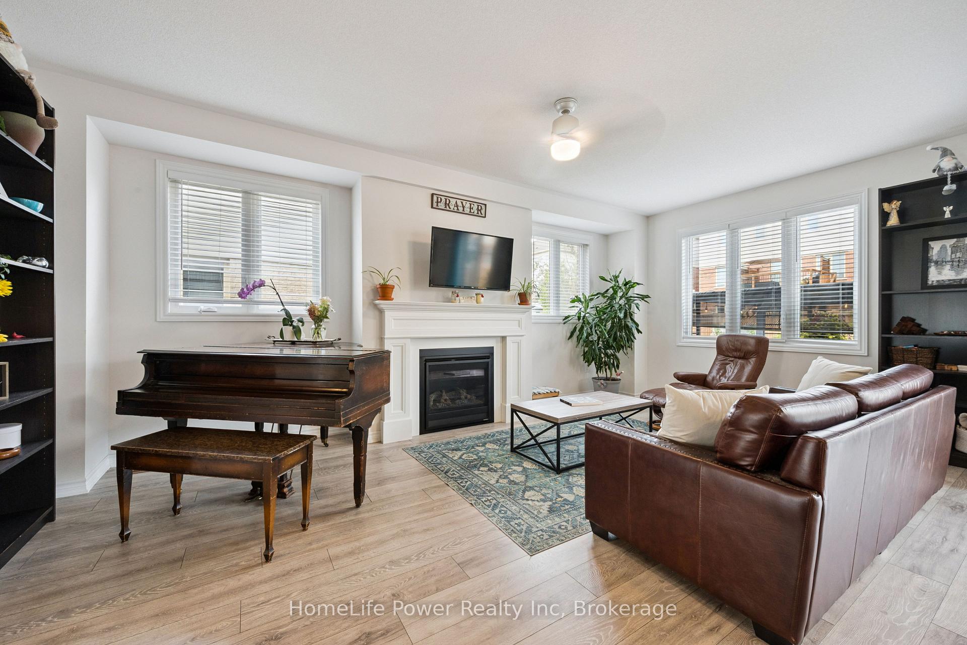 Photo 10 of 54 Elliot Avenue E, Centre Wellington, Fergus — HOMEH