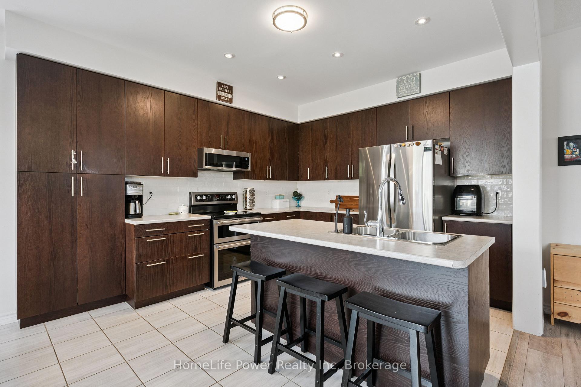 Photo 13 of 54 Elliot Avenue E, Centre Wellington, Fergus — HOMEH