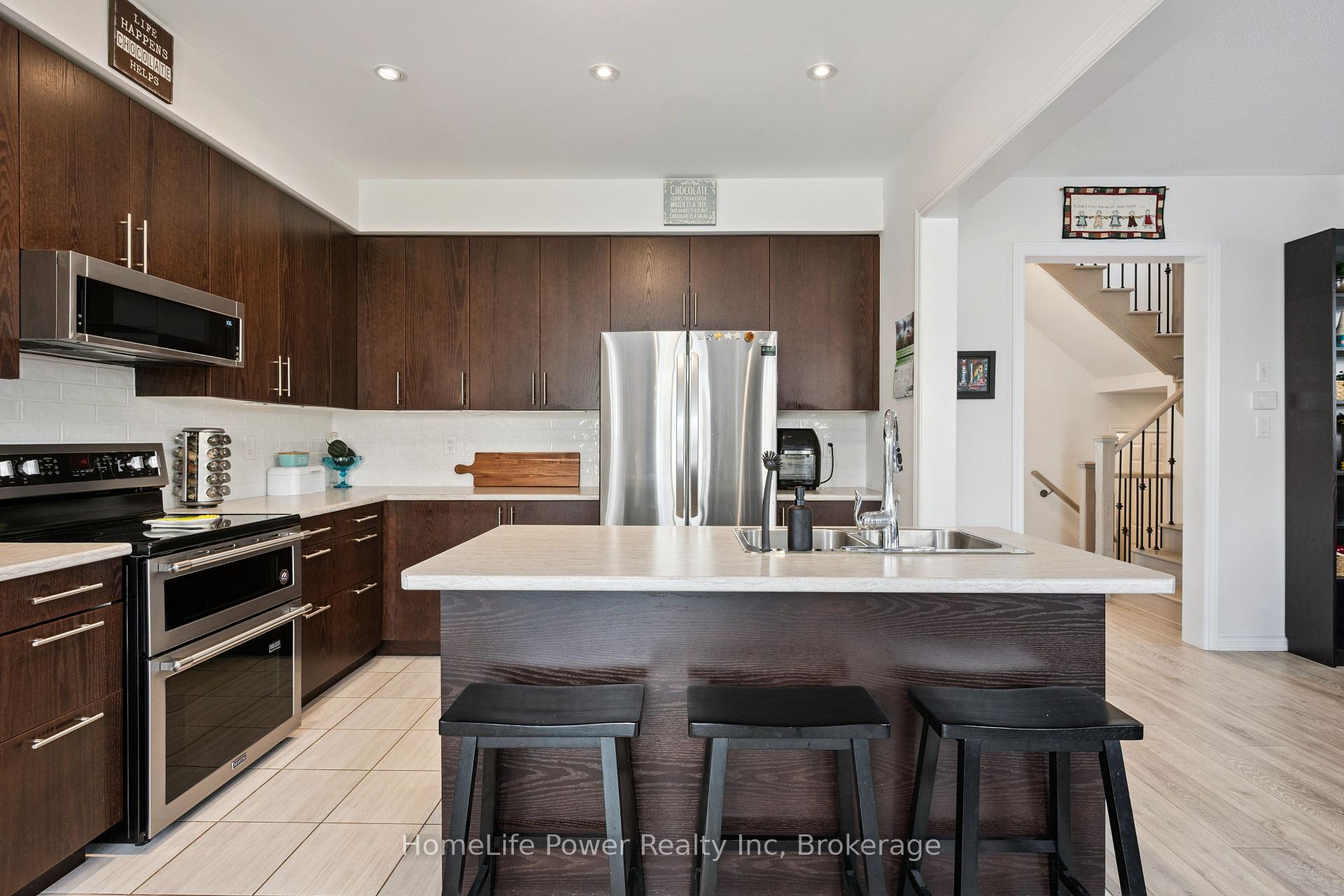 Photo 14 of 54 Elliot Avenue E, Centre Wellington, Fergus — HOMEH
