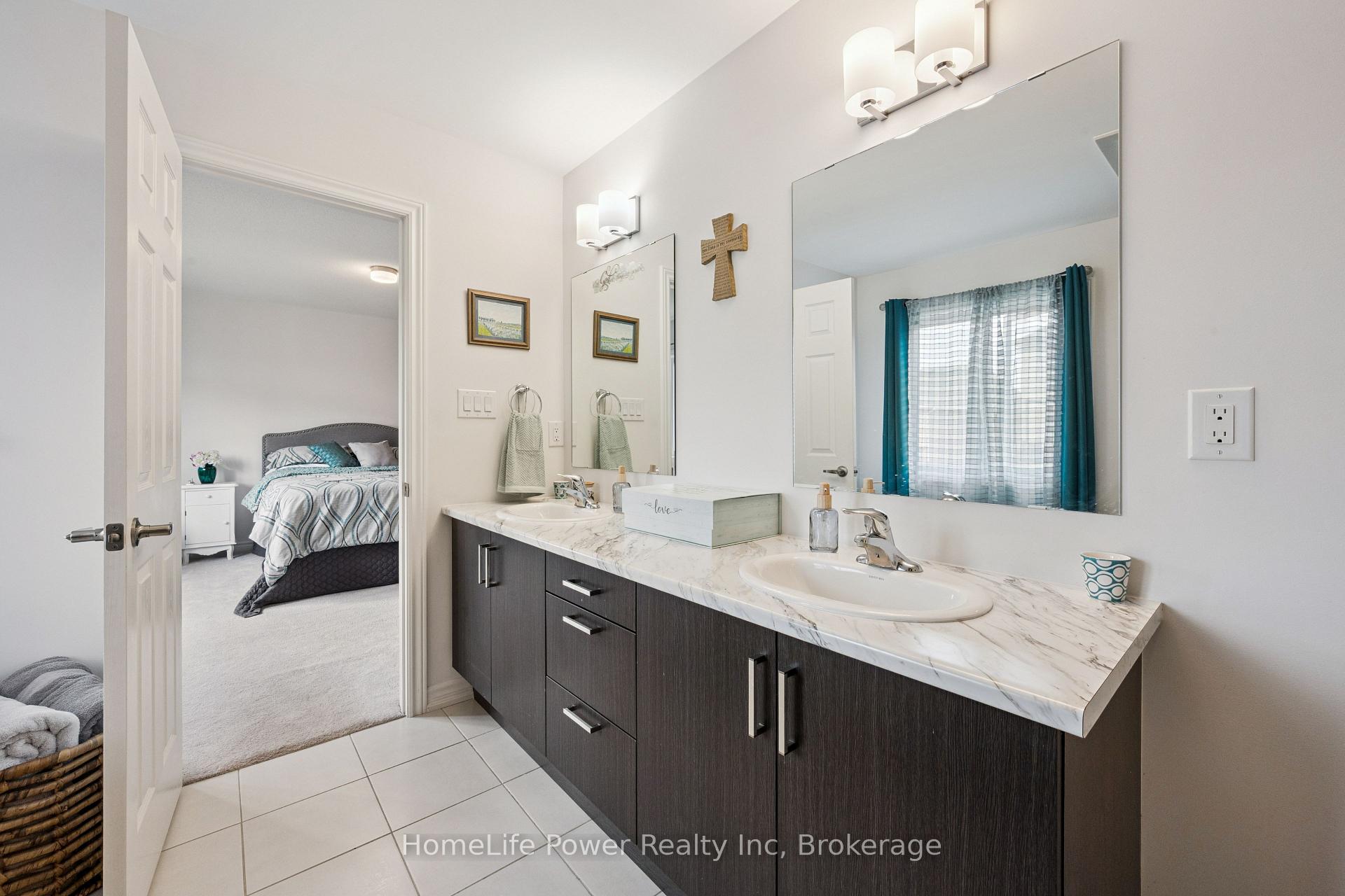 Photo 24 of 54 Elliot Avenue E, Centre Wellington, Fergus — HOMEH