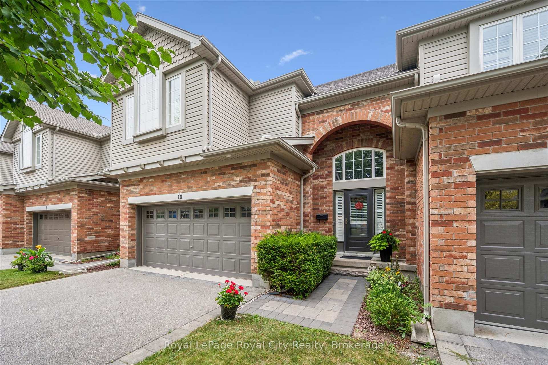Photo 3 of Unit 10, 755 Willow Road, Guelph, Willow West/Sugarbush/West Acres — HOMEH