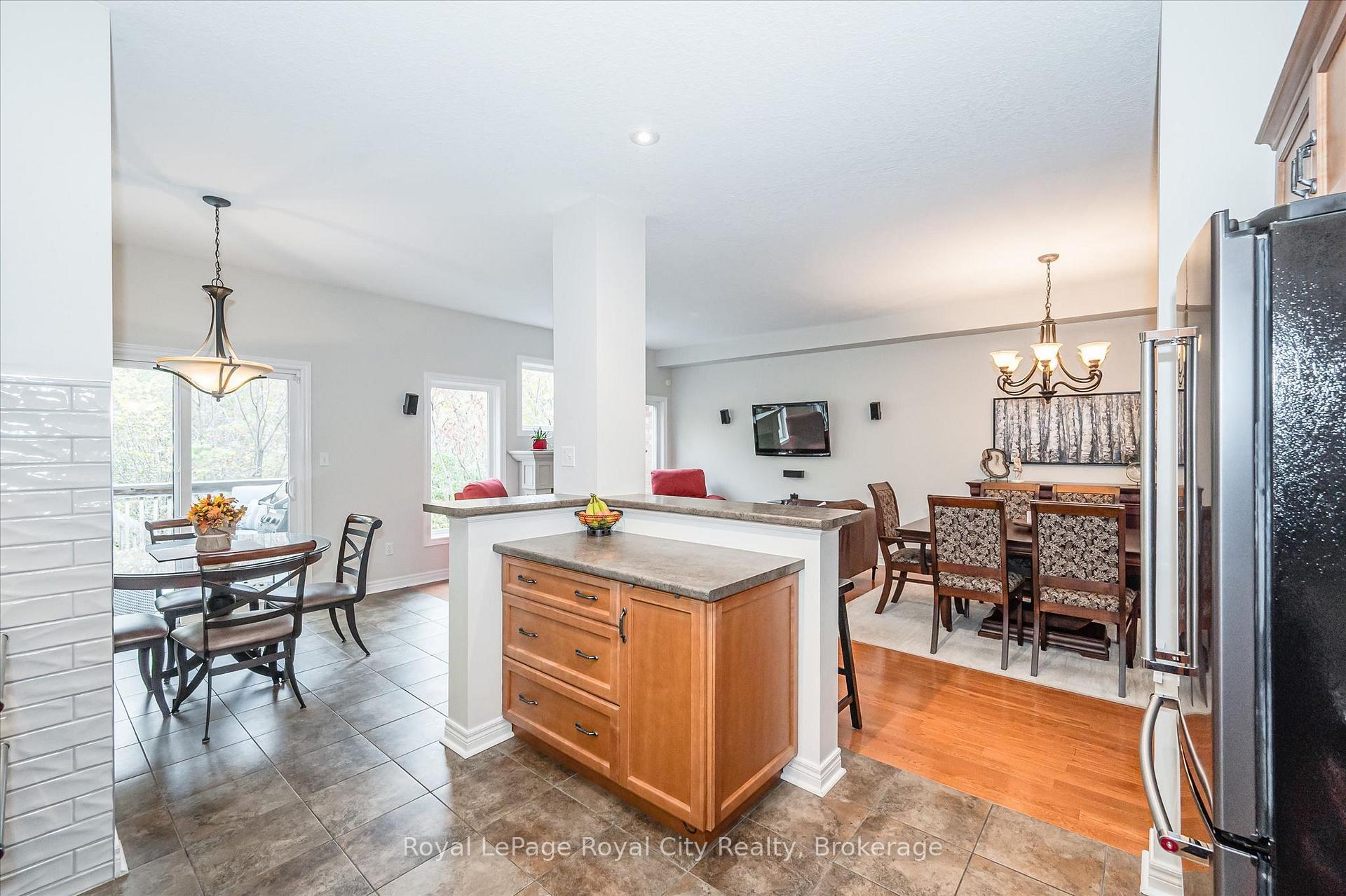 Photo 24 of Unit 10, 755 Willow Road, Guelph, Willow West/Sugarbush/West Acres — HOMEH