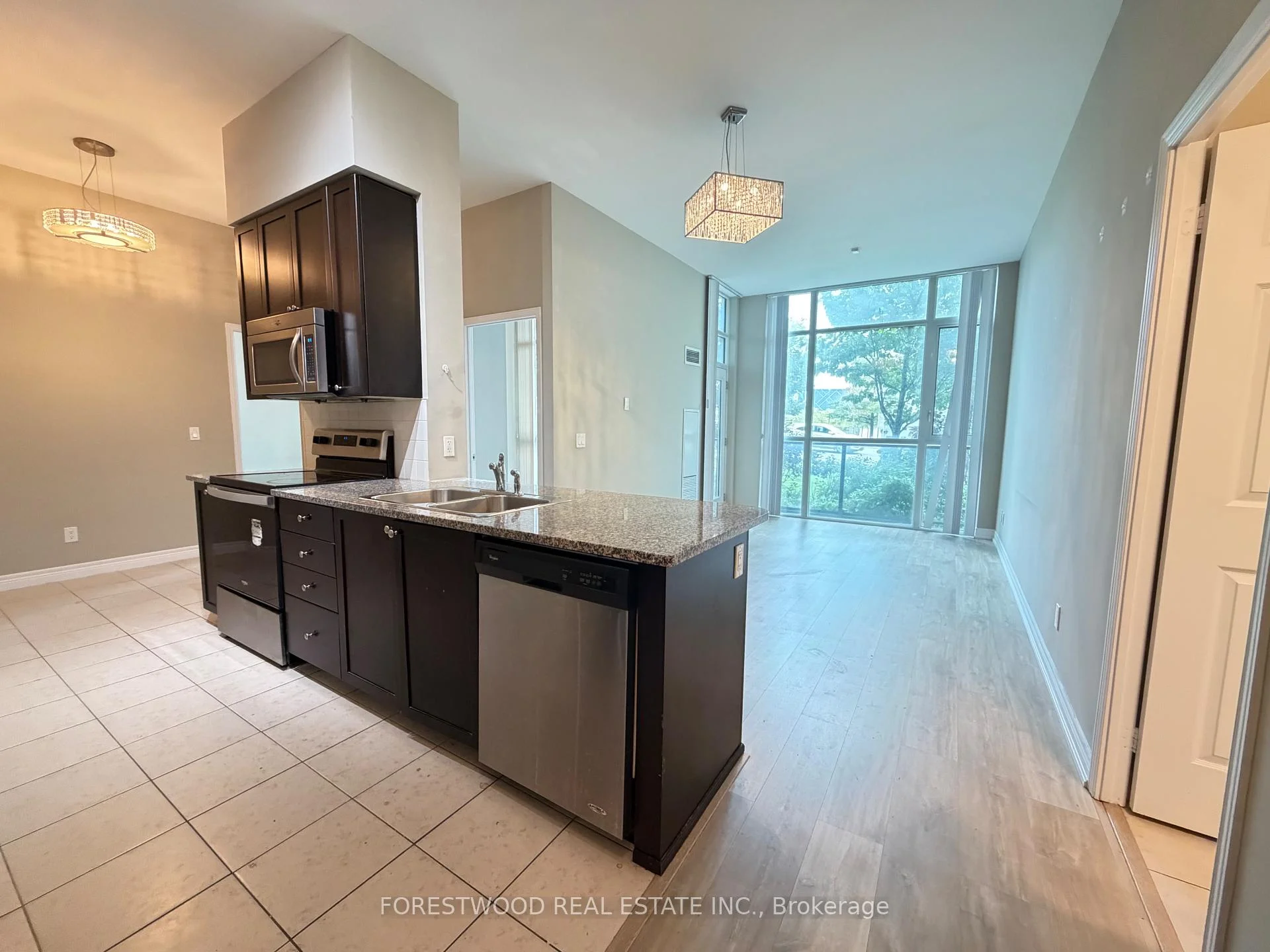 Photo 3 of Unit 101, 339 Rathburn Road W, Mississauga, City Centre — HOMEH
