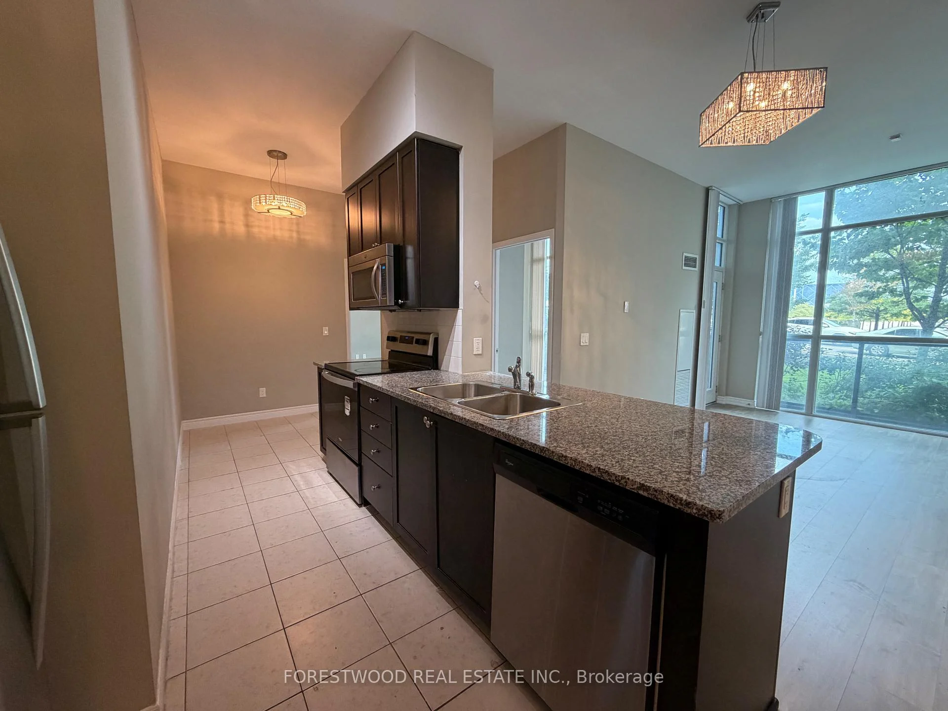 Photo 4 of Unit 101, 339 Rathburn Road W, Mississauga, City Centre — HOMEH