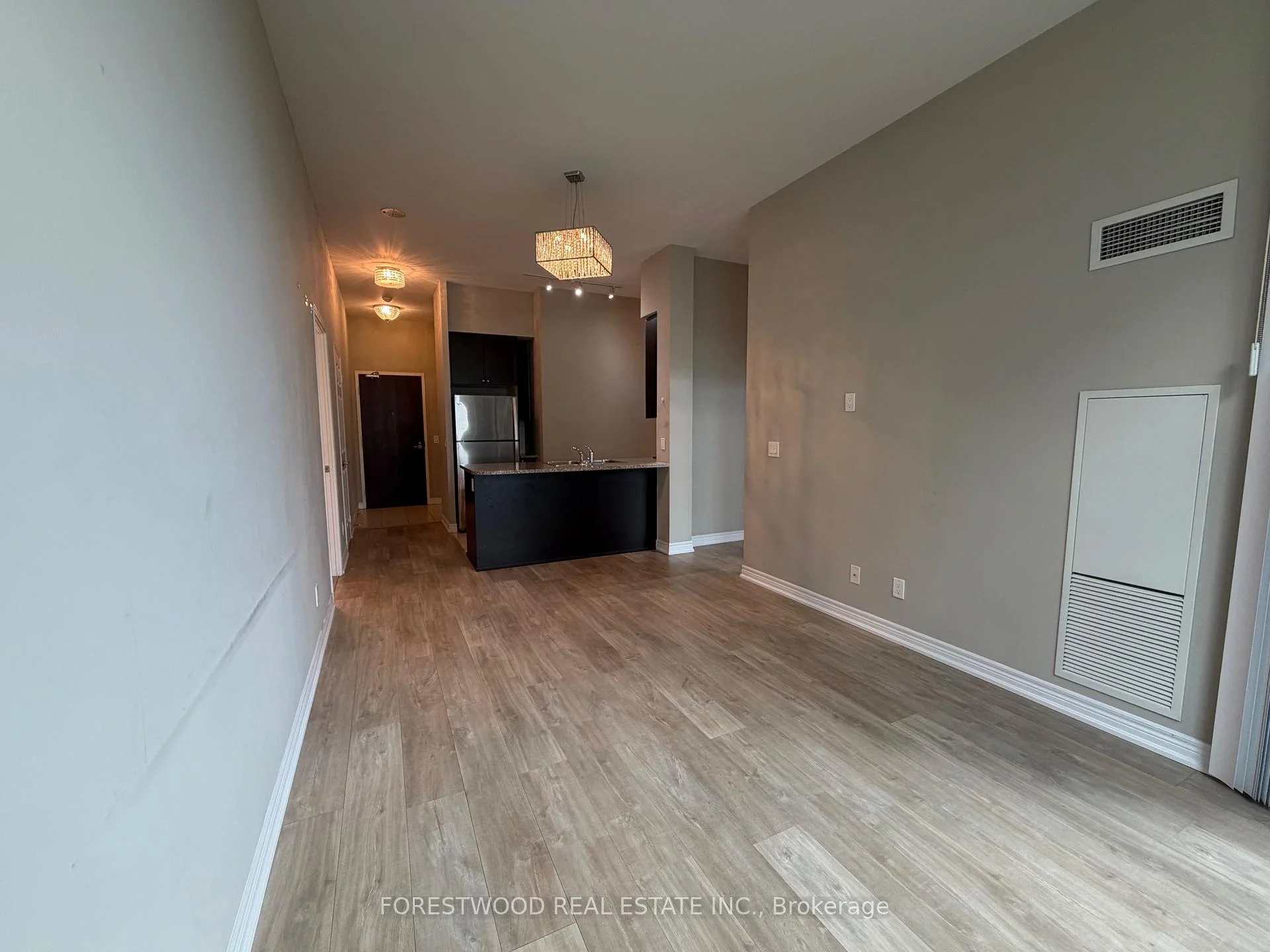 Photo 6 of Unit 101, 339 Rathburn Road W, Mississauga, City Centre — HOMEH
