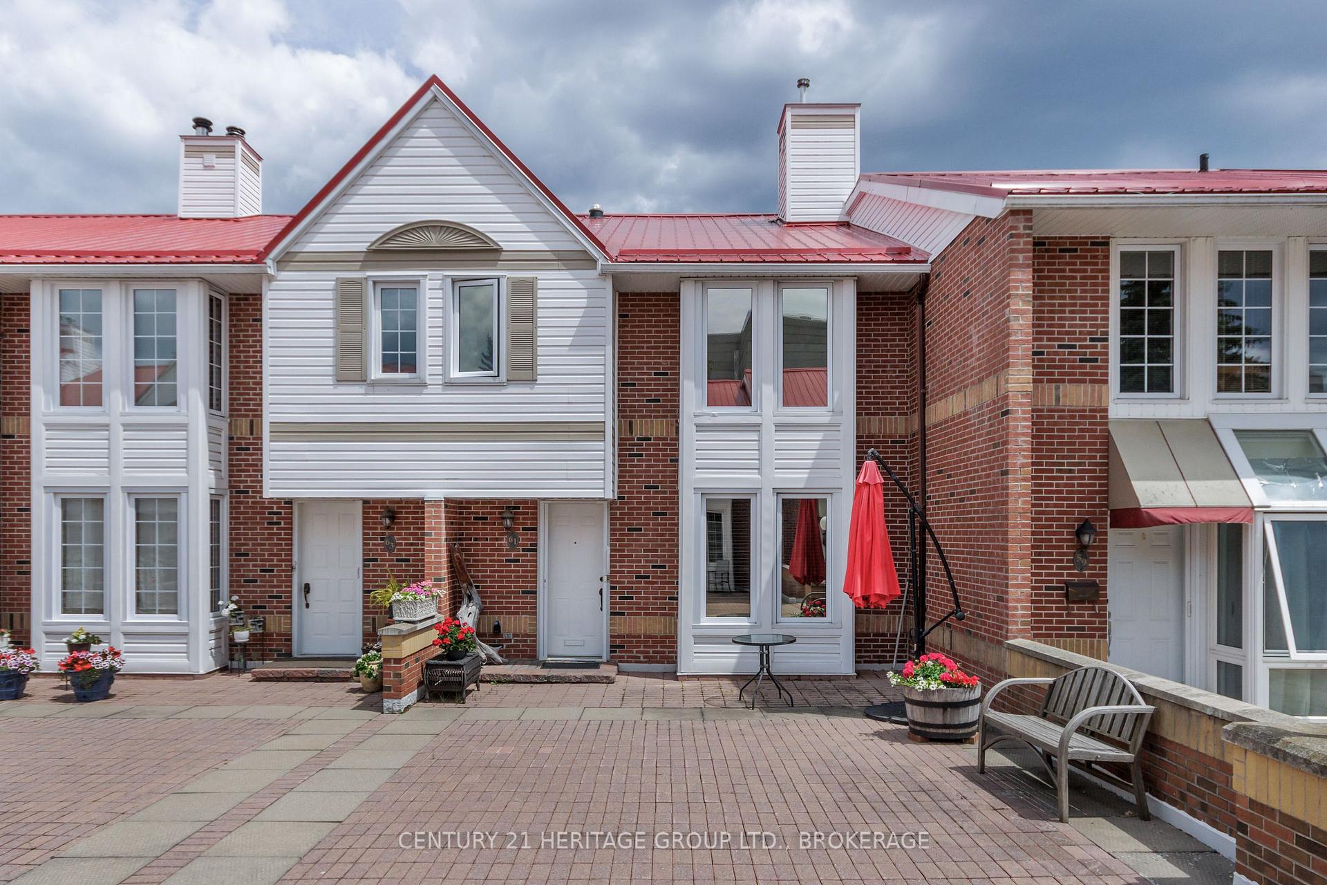 Photo 1 of Unit 61, 1 Place D'armes, Kingston, East of Sir John A. Blvd — HOMEH