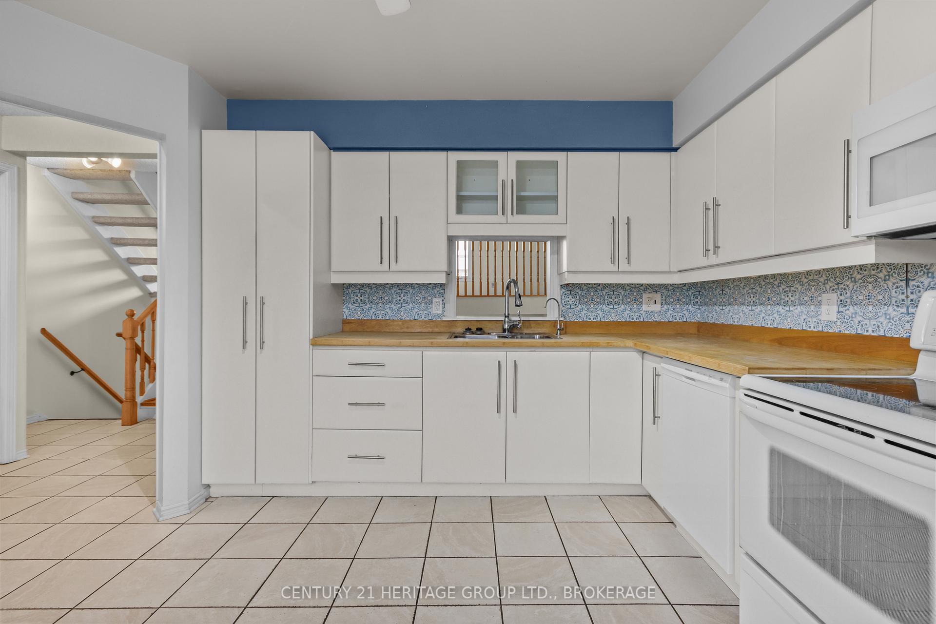 Photo 8 of Unit 61, 1 Place D'armes, Kingston, East of Sir John A. Blvd — HOMEH