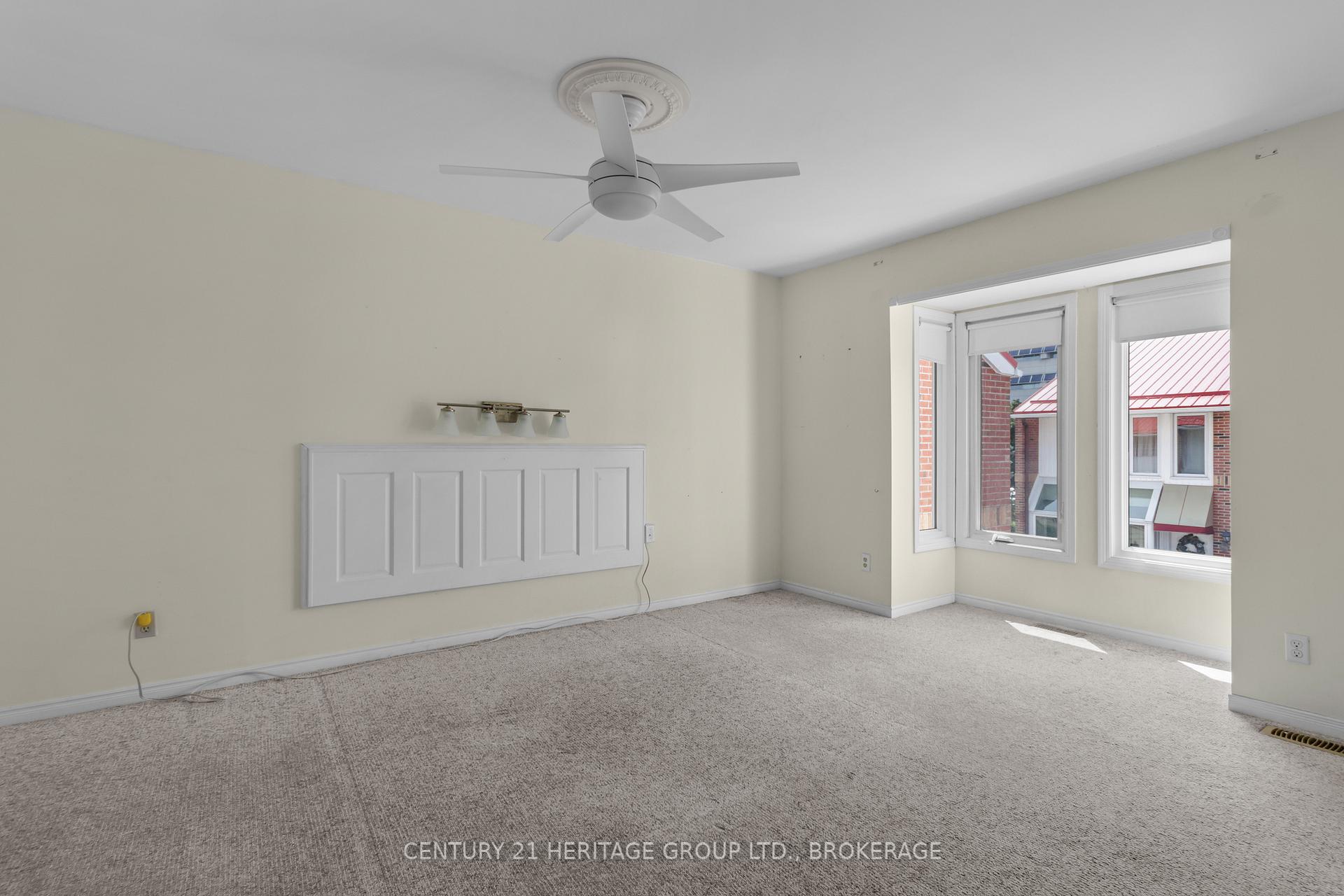 Photo 16 of Unit 61, 1 Place D'armes, Kingston, East of Sir John A. Blvd — HOMEH
