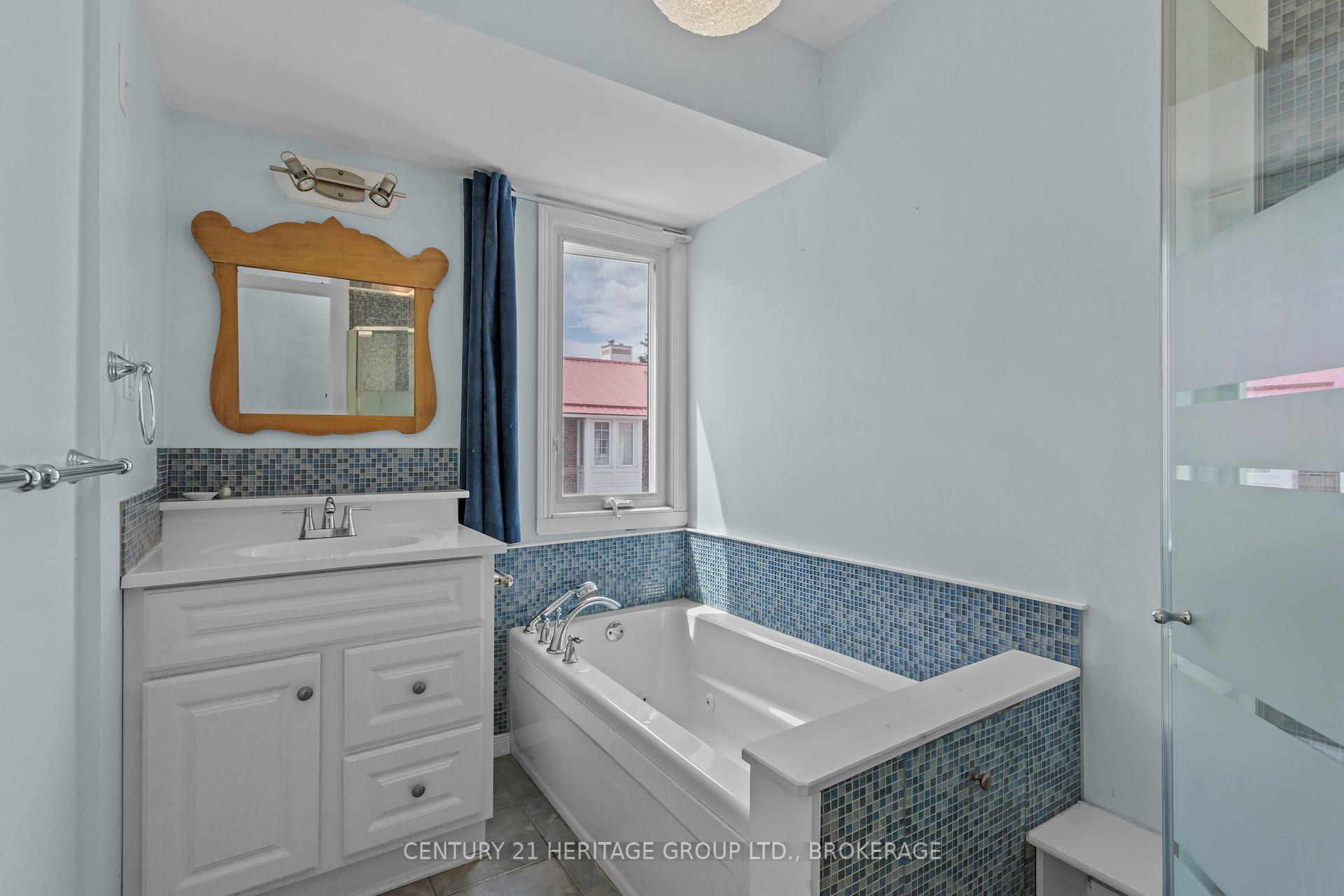 Photo 18 of Unit 61, 1 Place D'armes, Kingston, East of Sir John A. Blvd — HOMEH