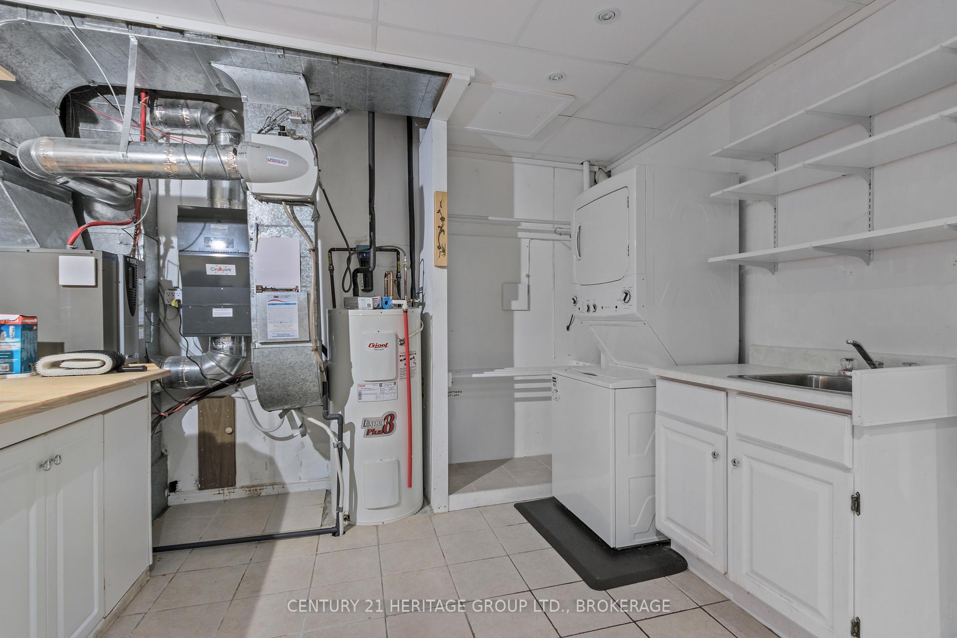 Photo 33 of Unit 61, 1 Place D'armes, Kingston, East of Sir John A. Blvd — HOMEH