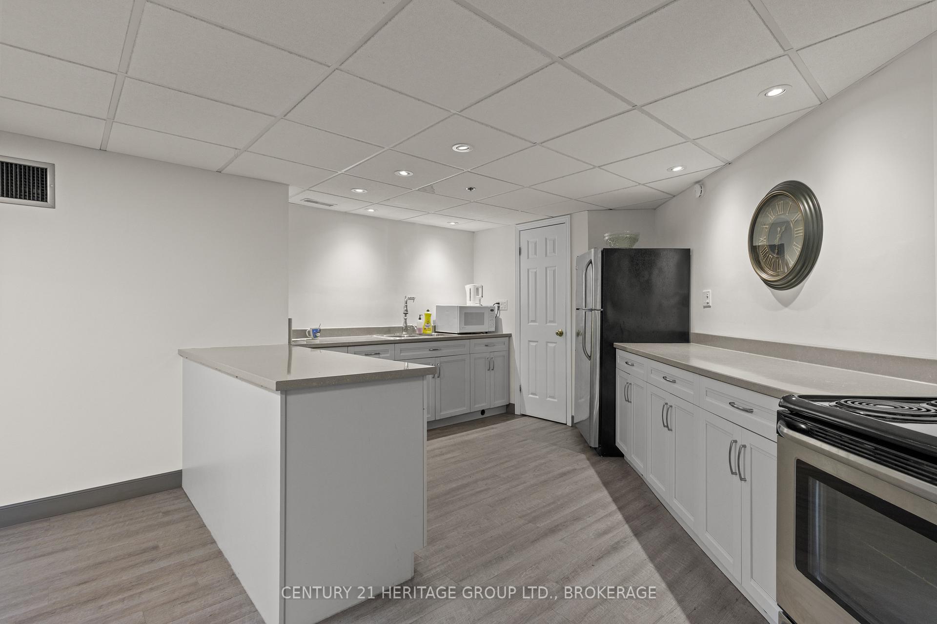 Photo 40 of Unit 61, 1 Place D'armes, Kingston, East of Sir John A. Blvd — HOMEH
