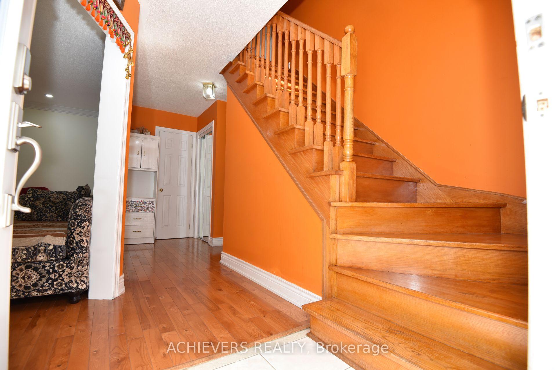 Photo 5 of 83 Clover Bloom Road, Brampton, Sandringham-Wellington — HOMEH