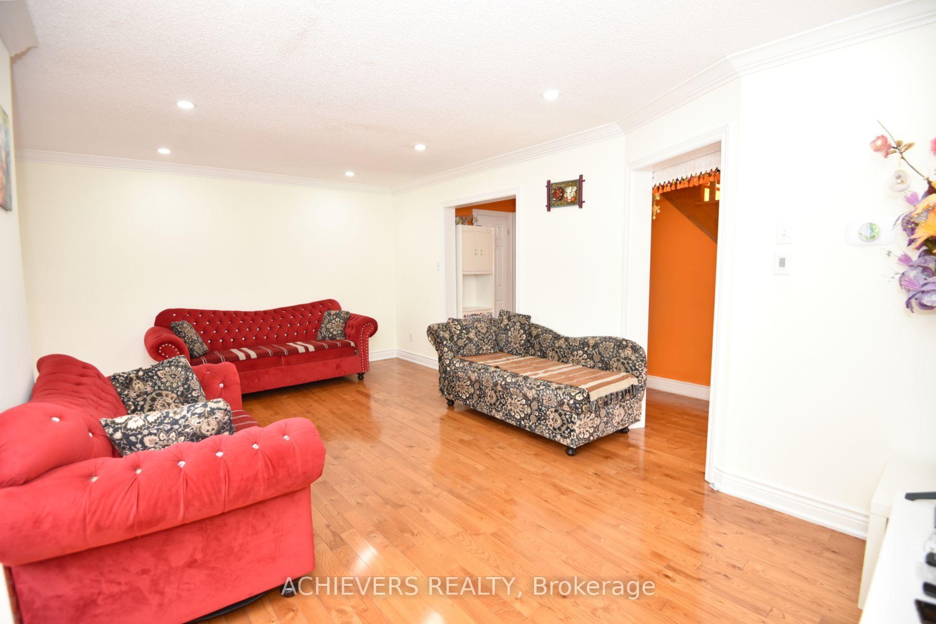Photo 11 of 83 Clover Bloom Road, Brampton, Sandringham-Wellington — HOMEH