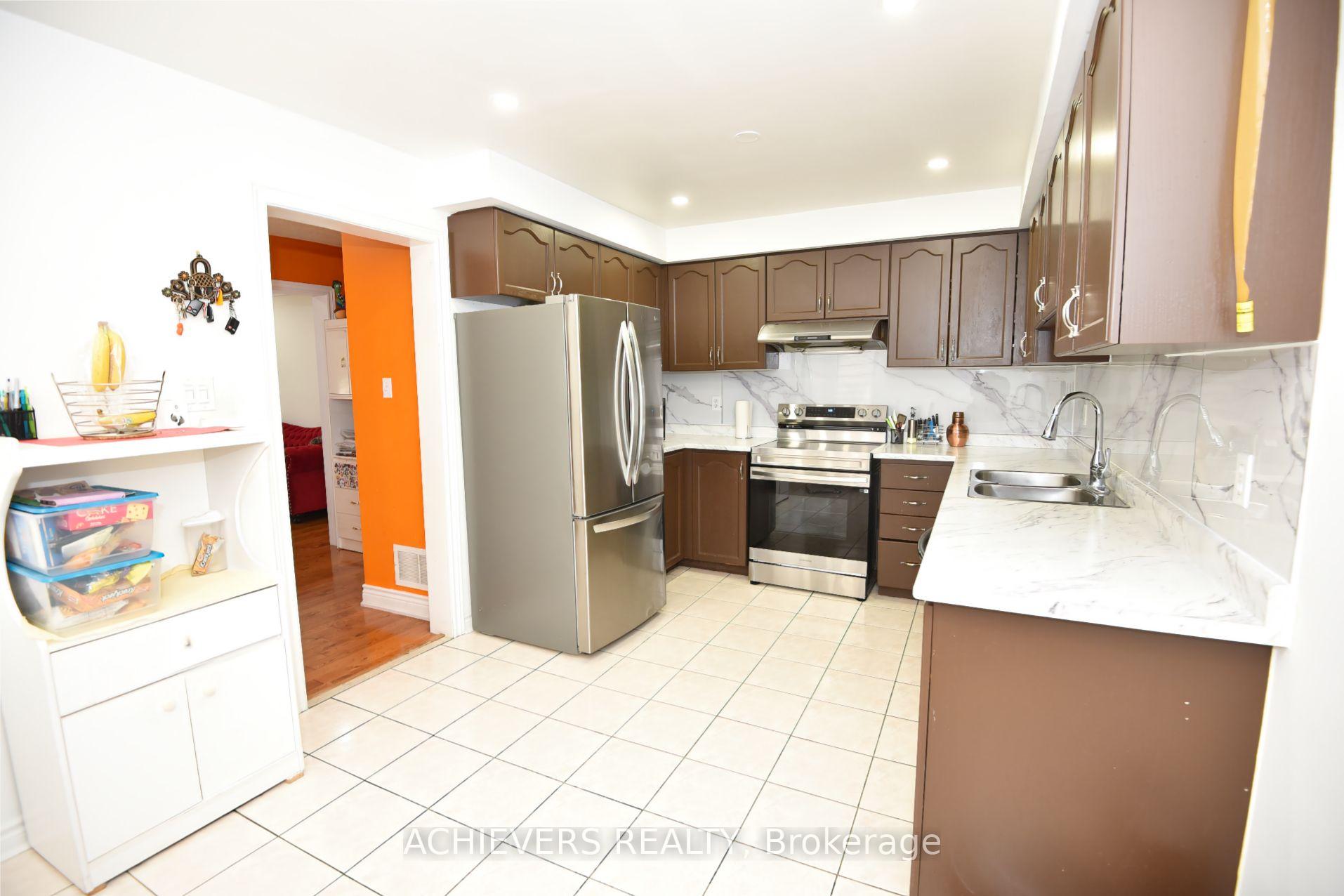 Photo 14 of 83 Clover Bloom Road, Brampton, Sandringham-Wellington — HOMEH