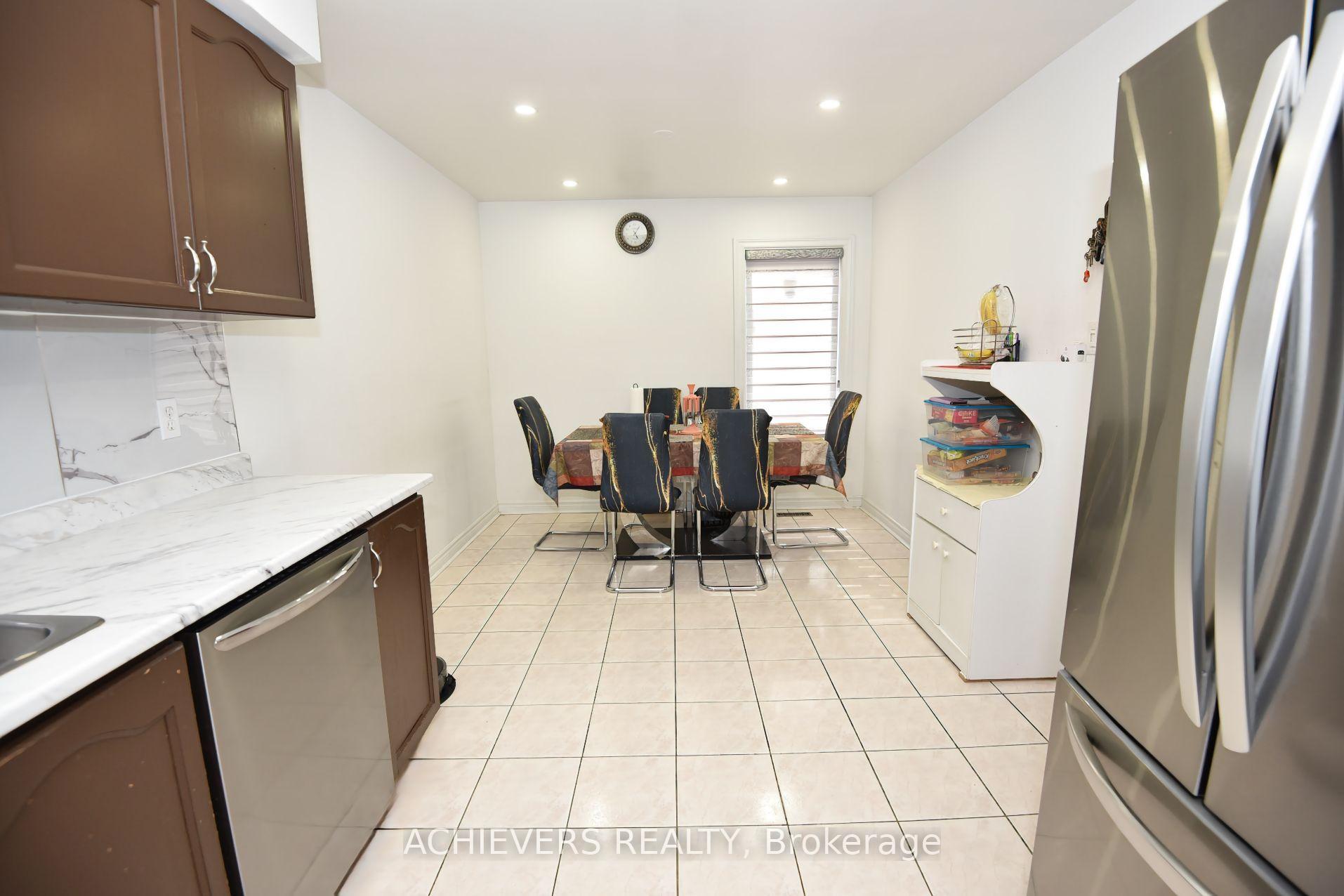 Photo 18 of 83 Clover Bloom Road, Brampton, Sandringham-Wellington — HOMEH