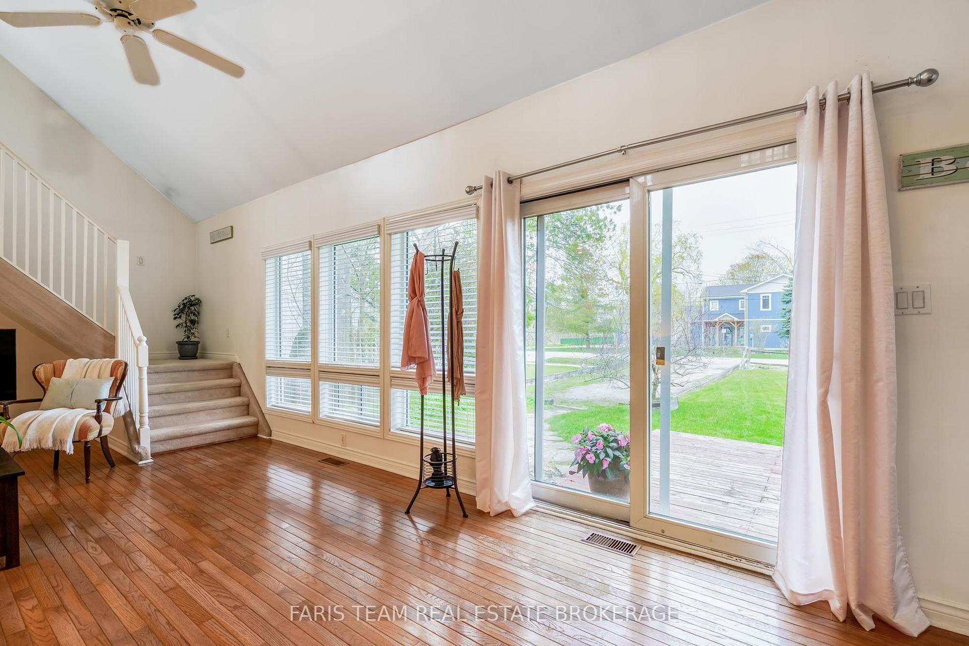 Photo 3 of 2720 Ireton Street, Innisfil, Rural Innisfil — HOMEH