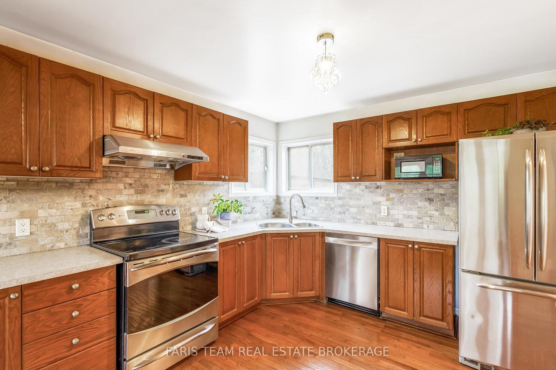 Photo 5 of 2720 Ireton Street, Innisfil, Rural Innisfil — HOMEH