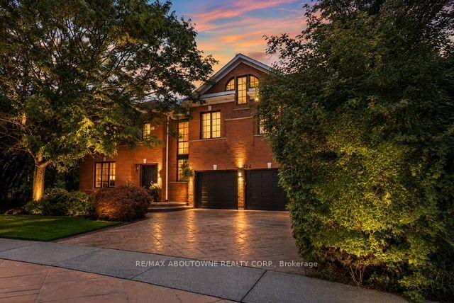 Photo of 324 Oakridge Court