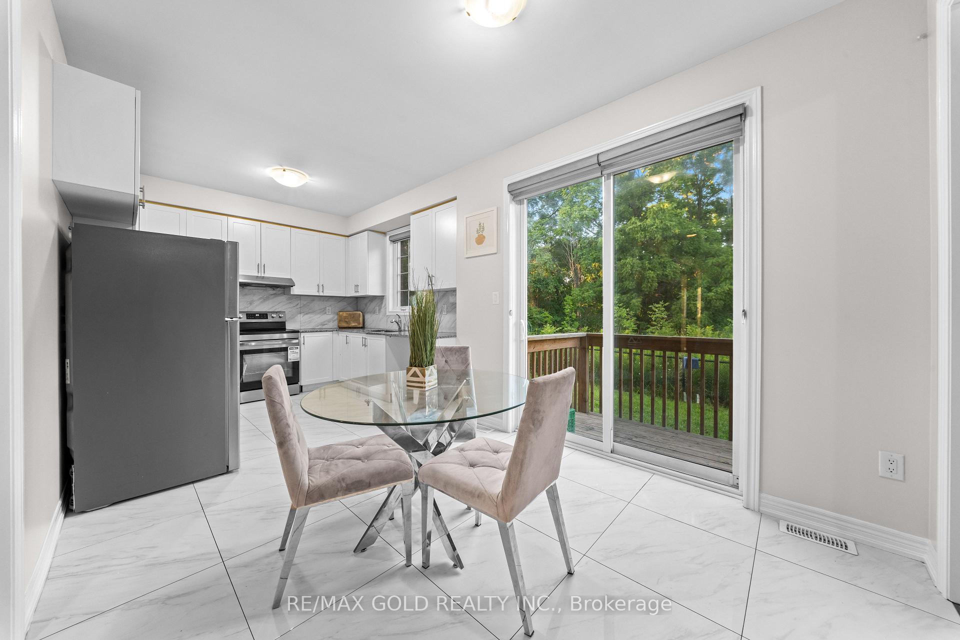Photo 8 of 26 Unwind Crescent, Brampton, Credit Valley — HOMEH