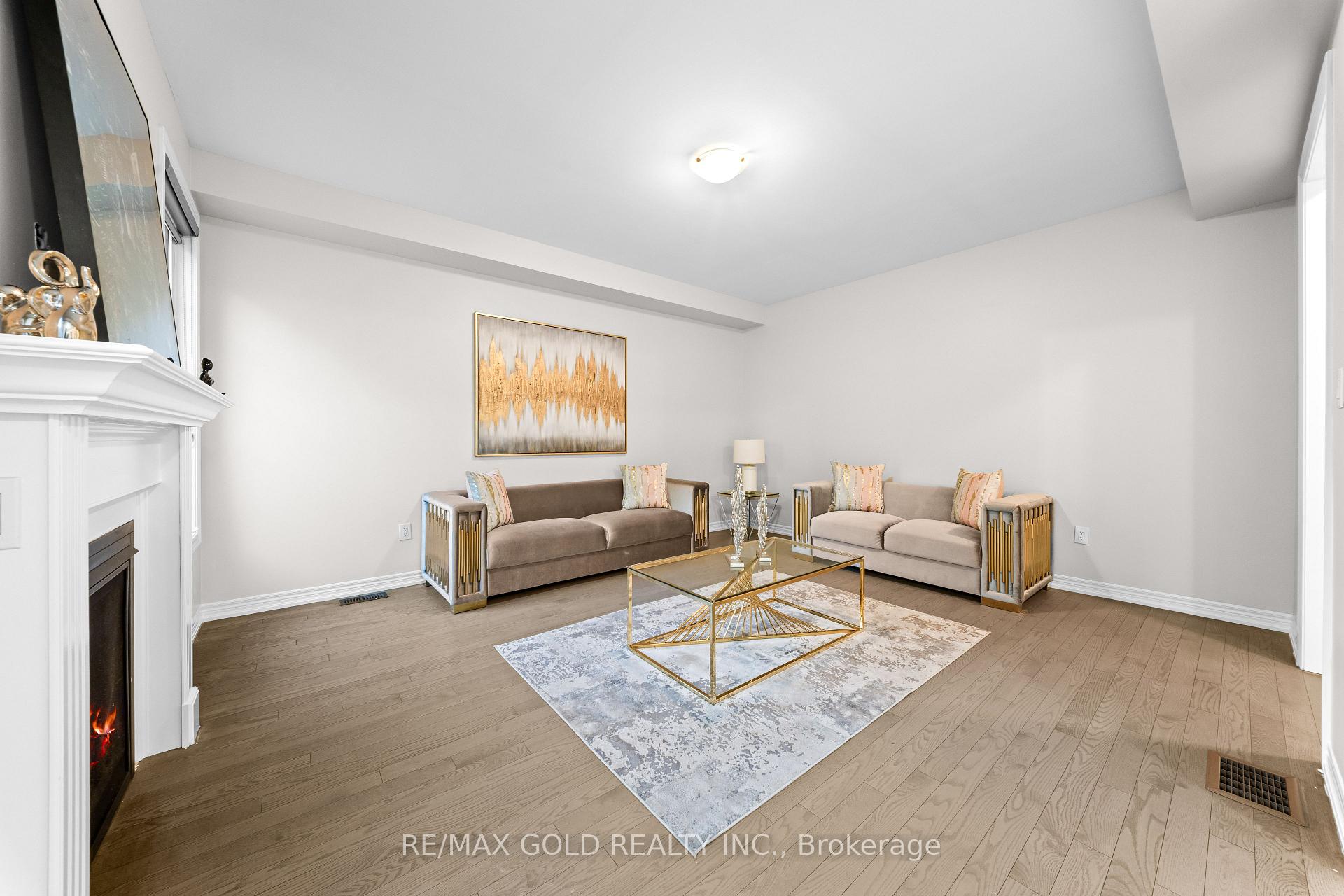 Photo 10 of 26 Unwind Crescent, Brampton, Credit Valley — HOMEH