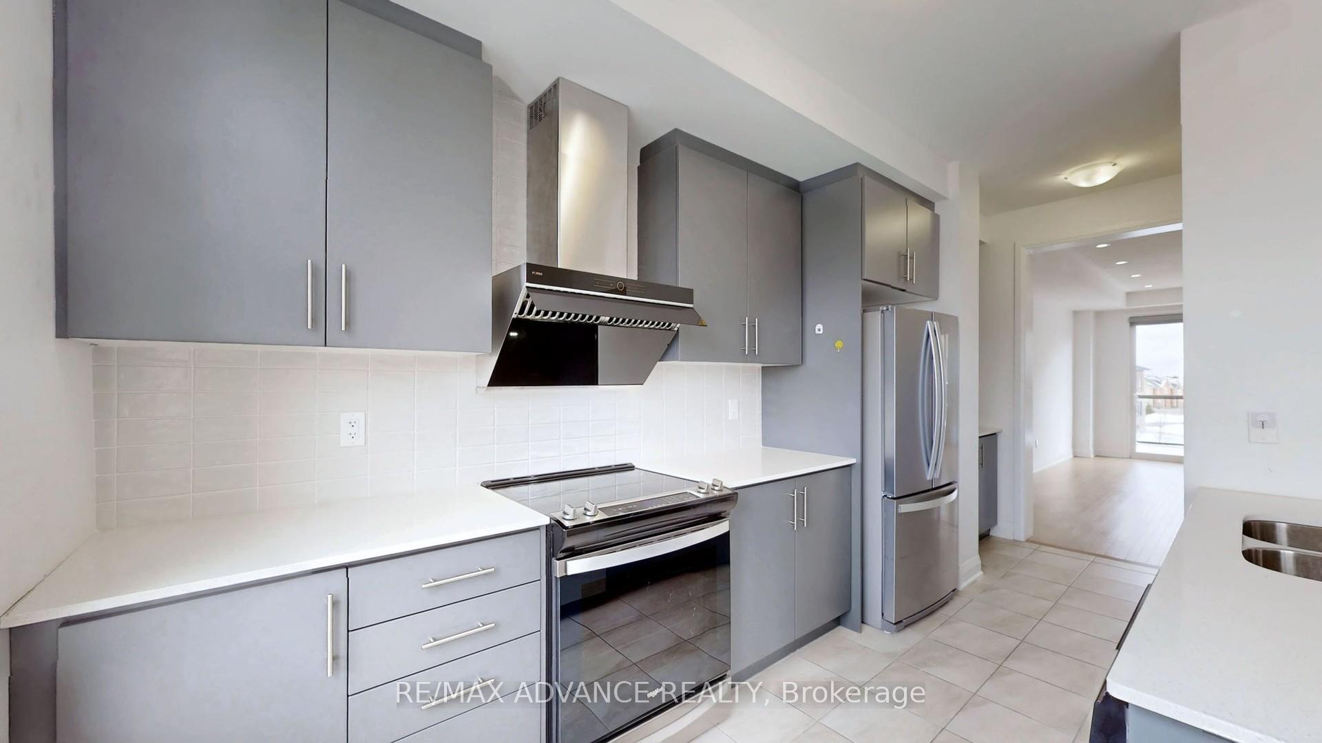 Photo 12 of 4 Carole Bell Way, Markham, Wismer — HOMEH