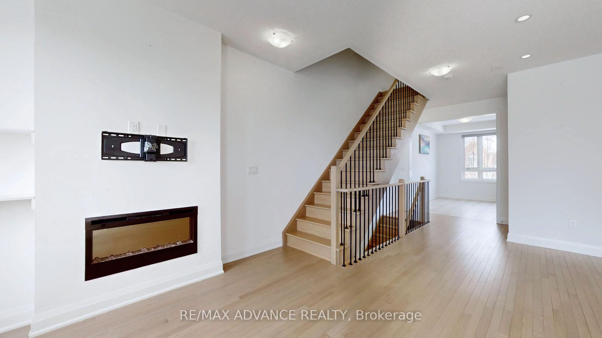 Photo 16 of 4 Carole Bell Way, Markham, Wismer — HOMEH