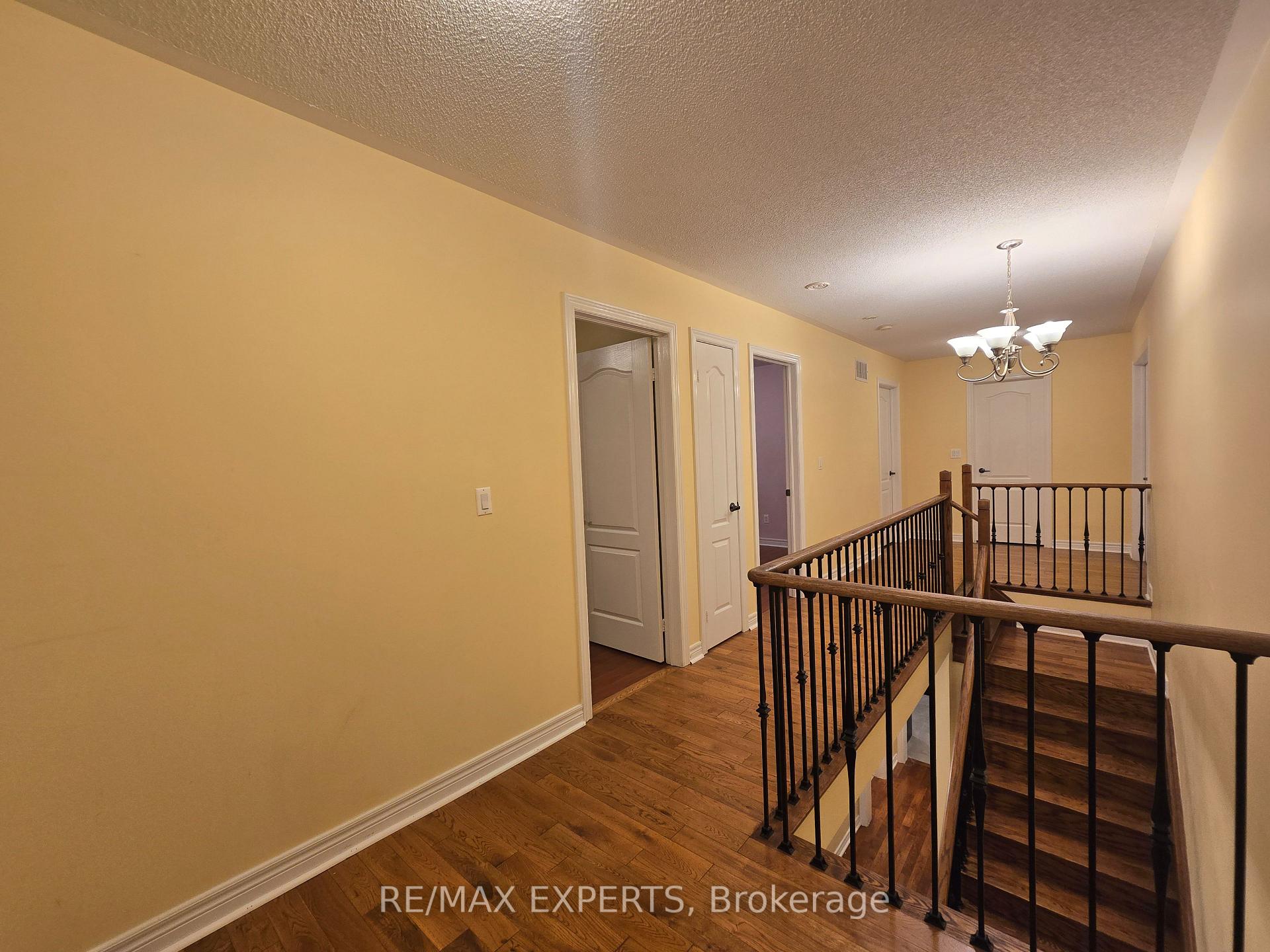 Photo 10 of 48 Dunvegan Crescent, Brampton, Fletcher's Meadow — HOMEH