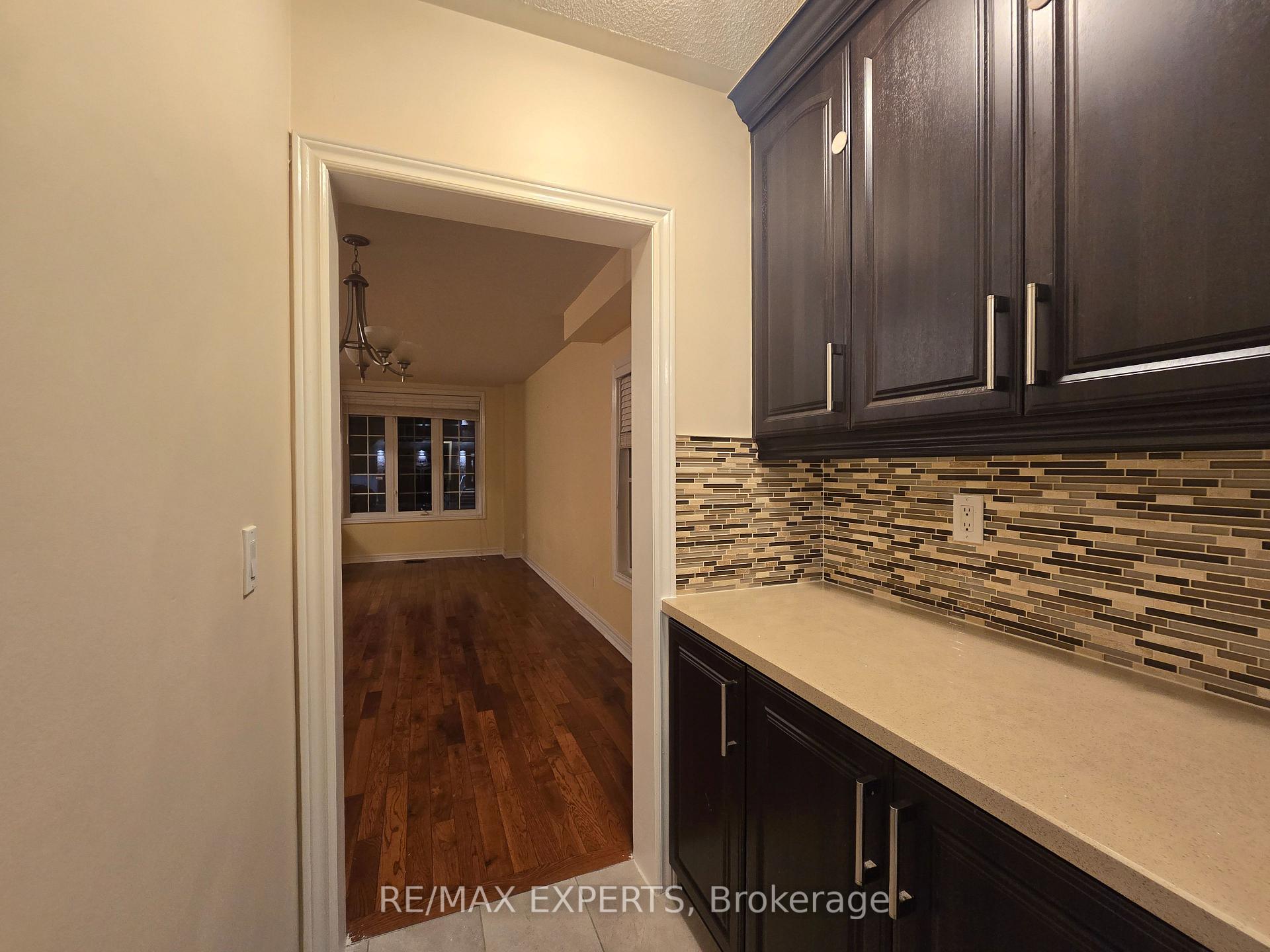 Photo 12 of 48 Dunvegan Crescent, Brampton, Fletcher's Meadow — HOMEH