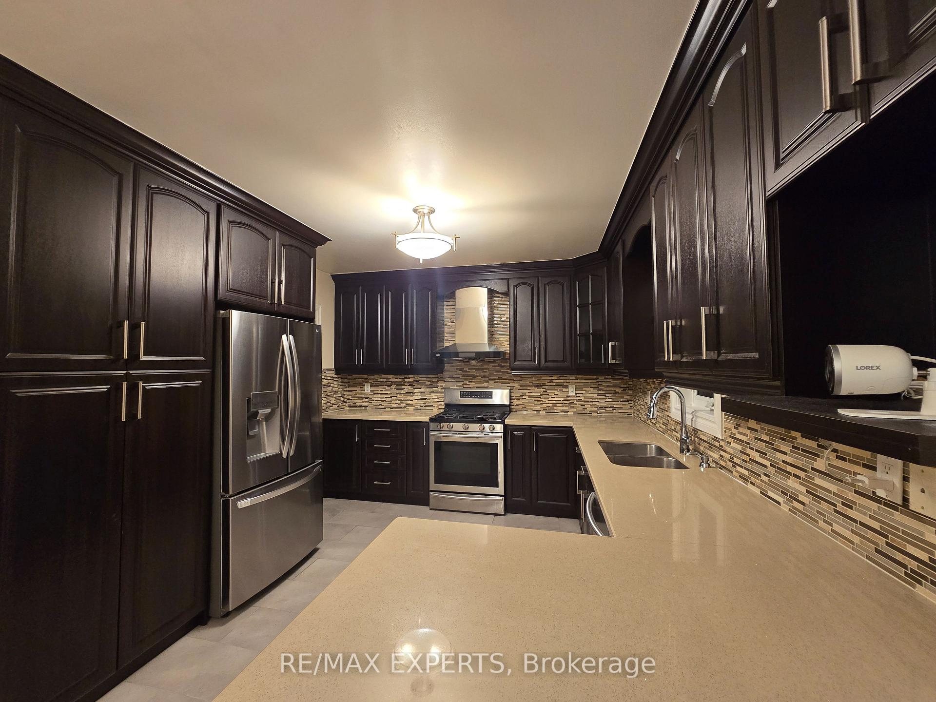 Photo 15 of 48 Dunvegan Crescent, Brampton, Fletcher's Meadow — HOMEH