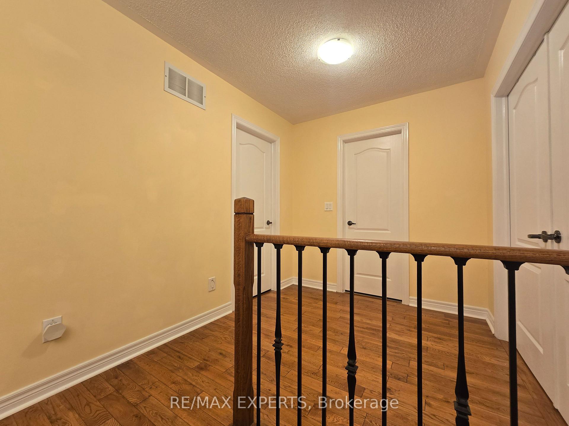 Photo 18 of 48 Dunvegan Crescent, Brampton, Fletcher's Meadow — HOMEH