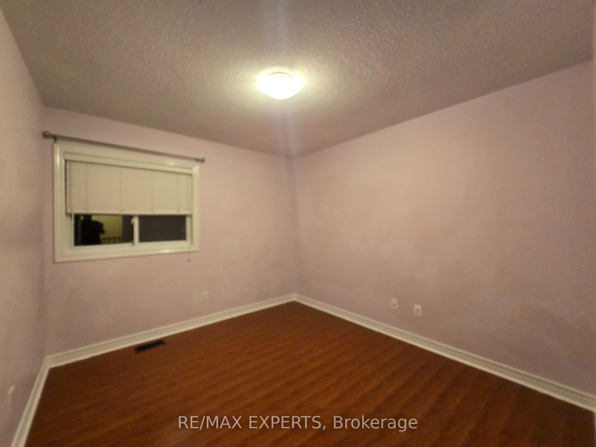 Photo 23 of 48 Dunvegan Crescent, Brampton, Fletcher's Meadow — HOMEH