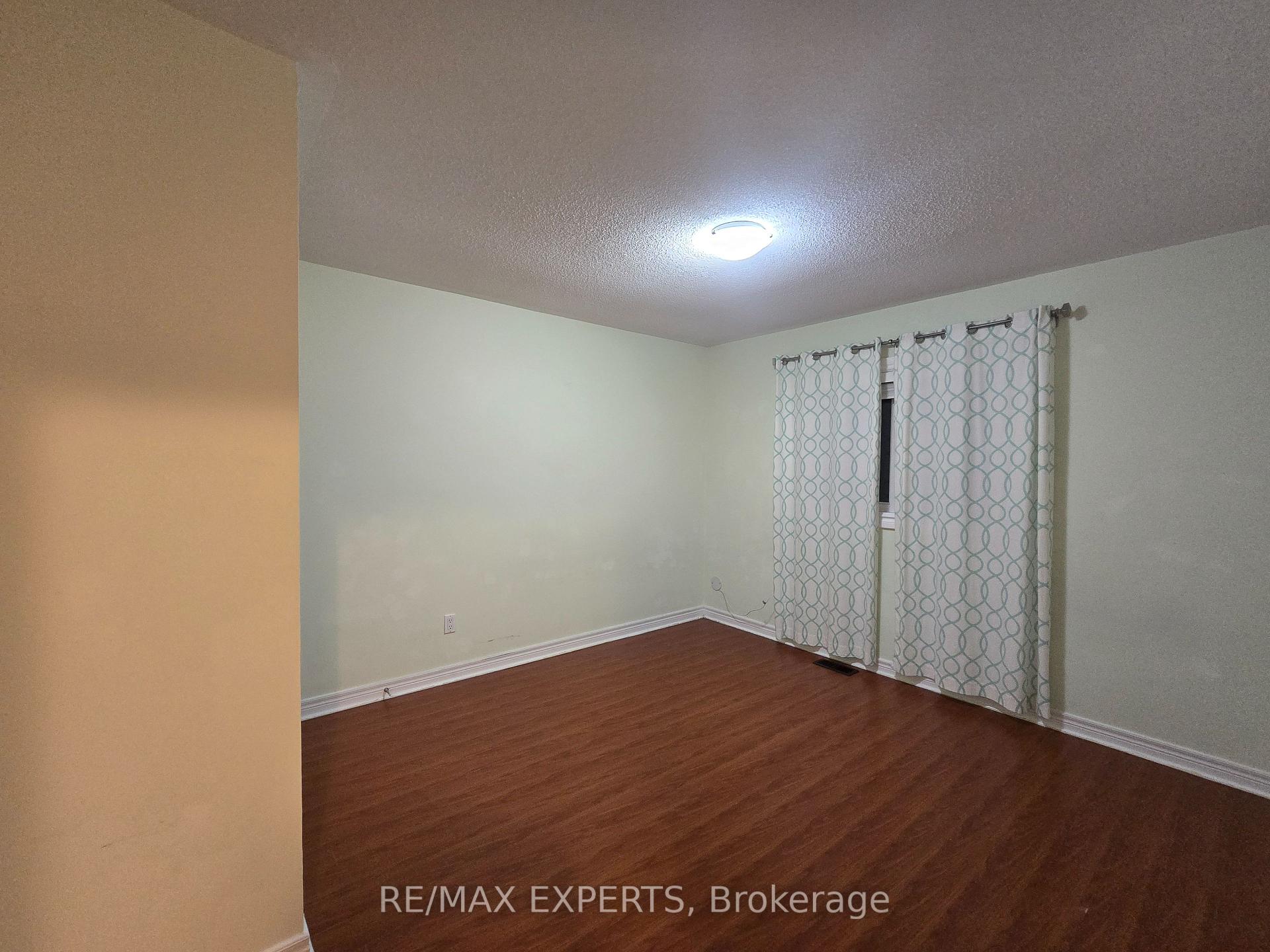 Photo 37 of 48 Dunvegan Crescent, Brampton, Fletcher's Meadow — HOMEH