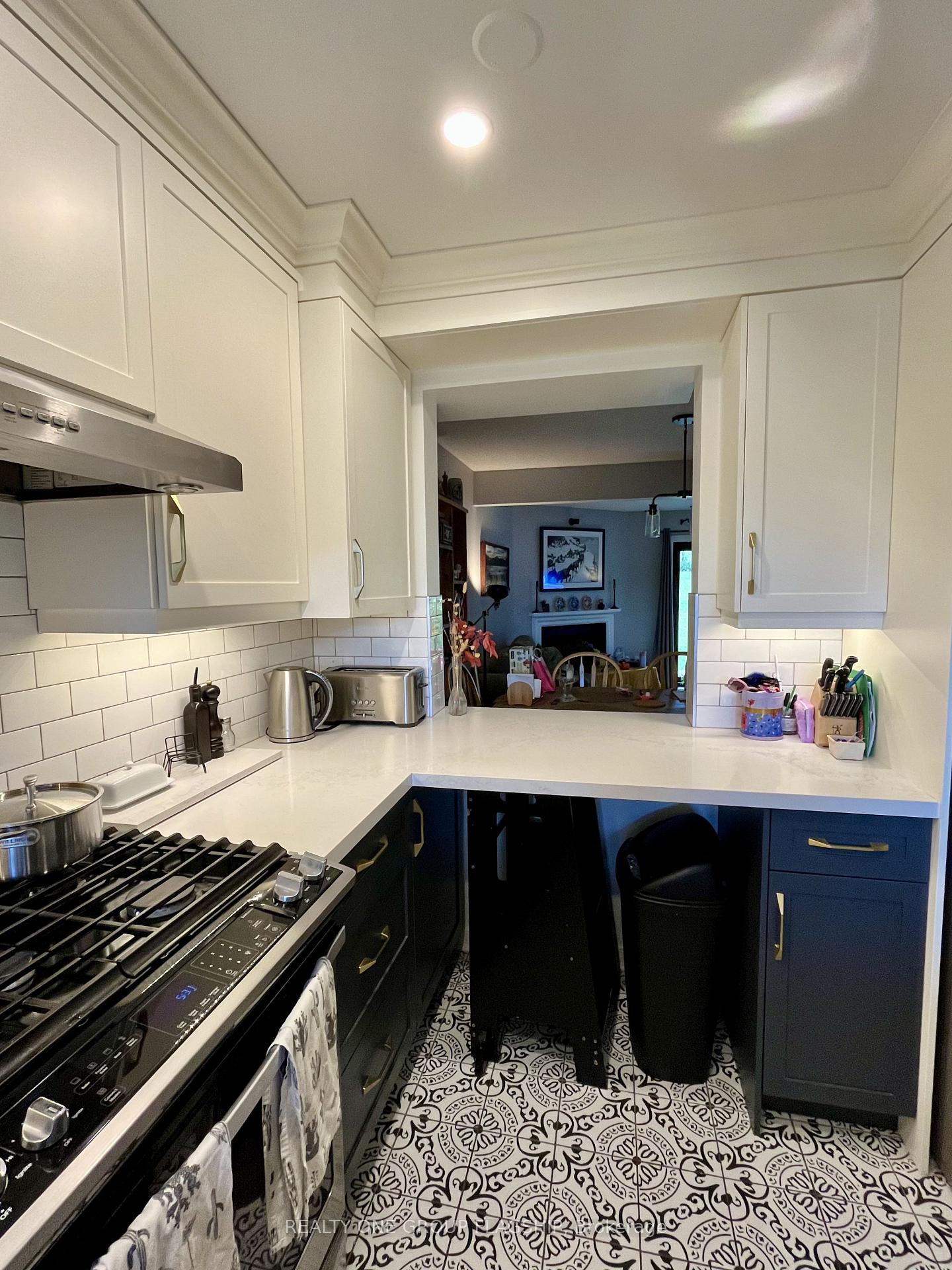 Photo 11 of 73 Durie Lane, Markham, Aileen-Willowbrook — HOMEH