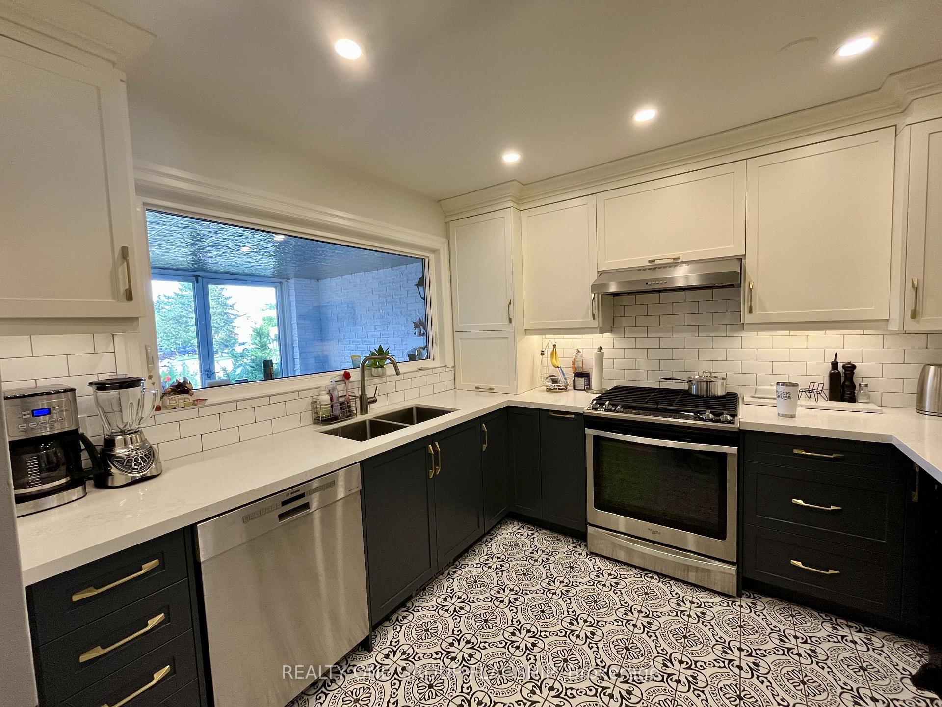 Photo 12 of 73 Durie Lane, Markham, Aileen-Willowbrook — HOMEH