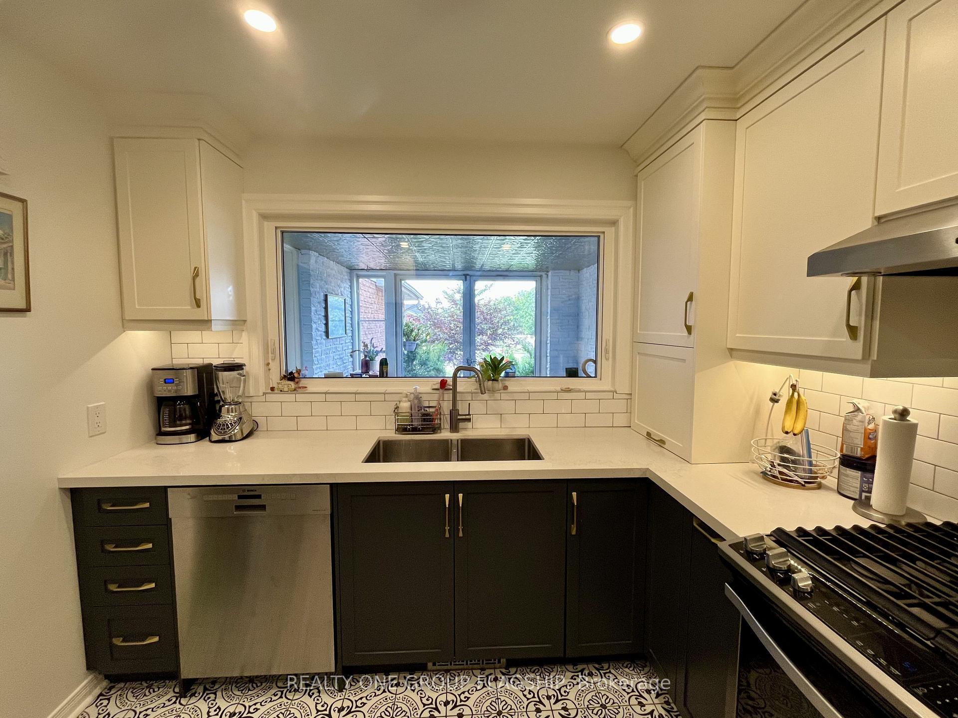 Photo 13 of 73 Durie Lane, Markham, Aileen-Willowbrook — HOMEH