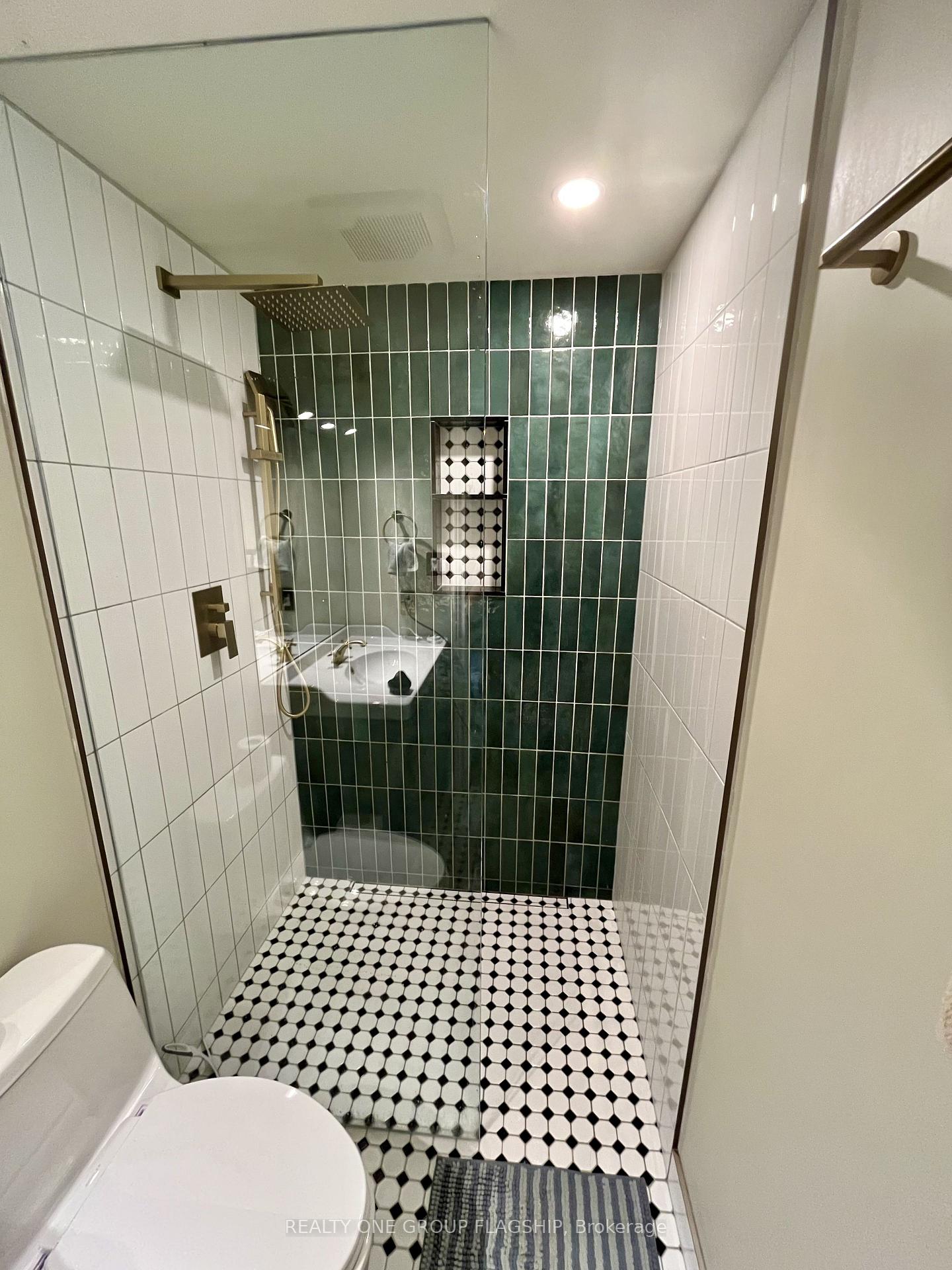 Photo 36 of 73 Durie Lane, Markham, Aileen-Willowbrook — HOMEH