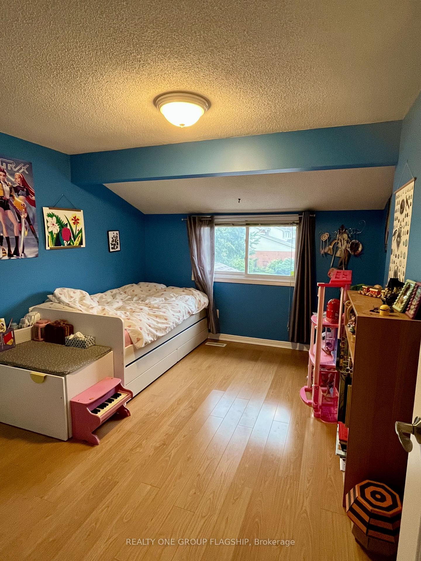 Photo 42 of 73 Durie Lane, Markham, Aileen-Willowbrook — HOMEH