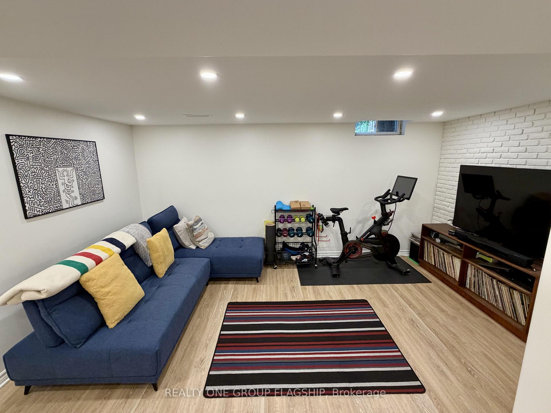 Photo 50 of 73 Durie Lane, Markham, Aileen-Willowbrook — HOMEH