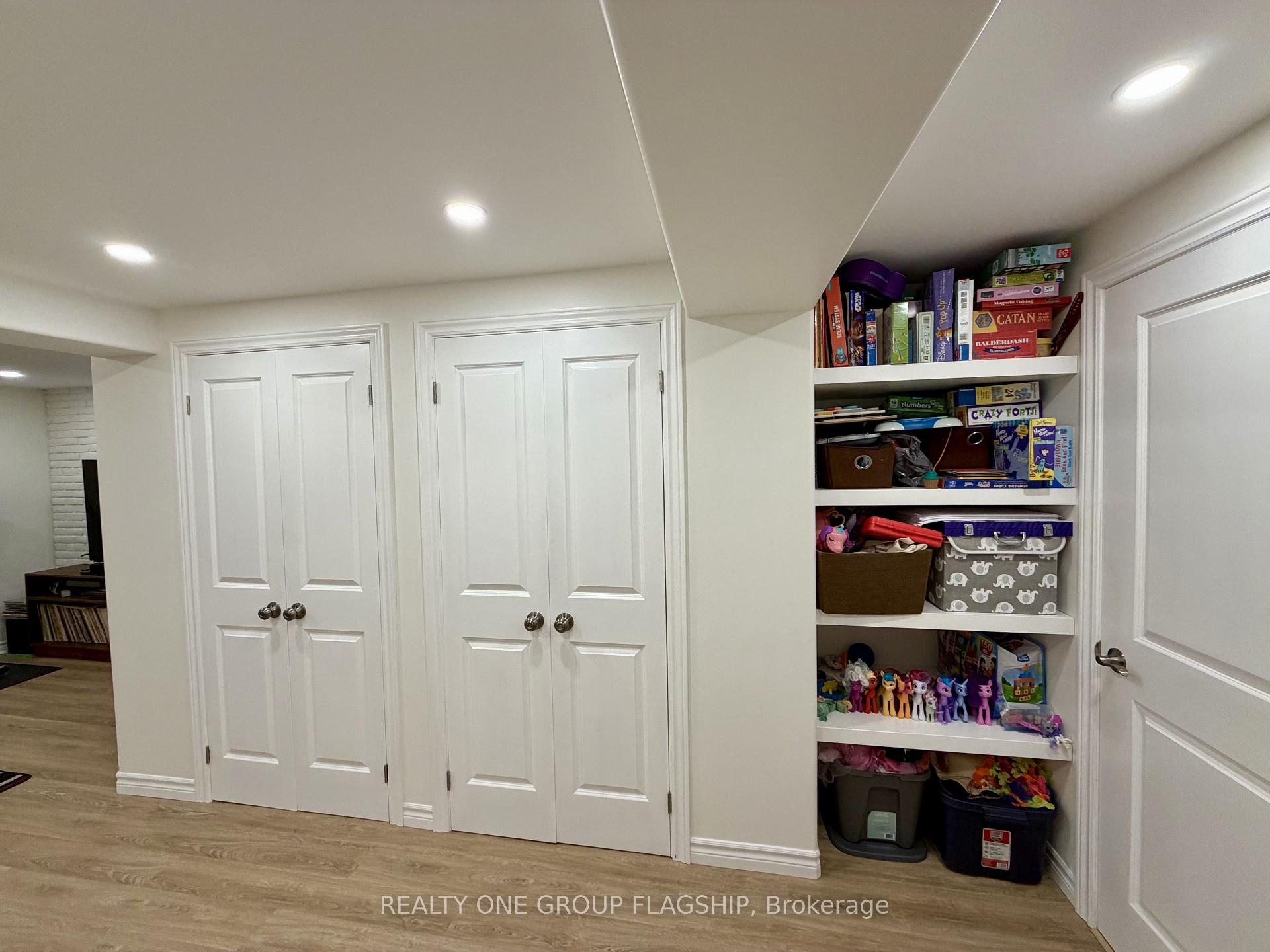 Photo 52 of 73 Durie Lane, Markham, Aileen-Willowbrook — HOMEH