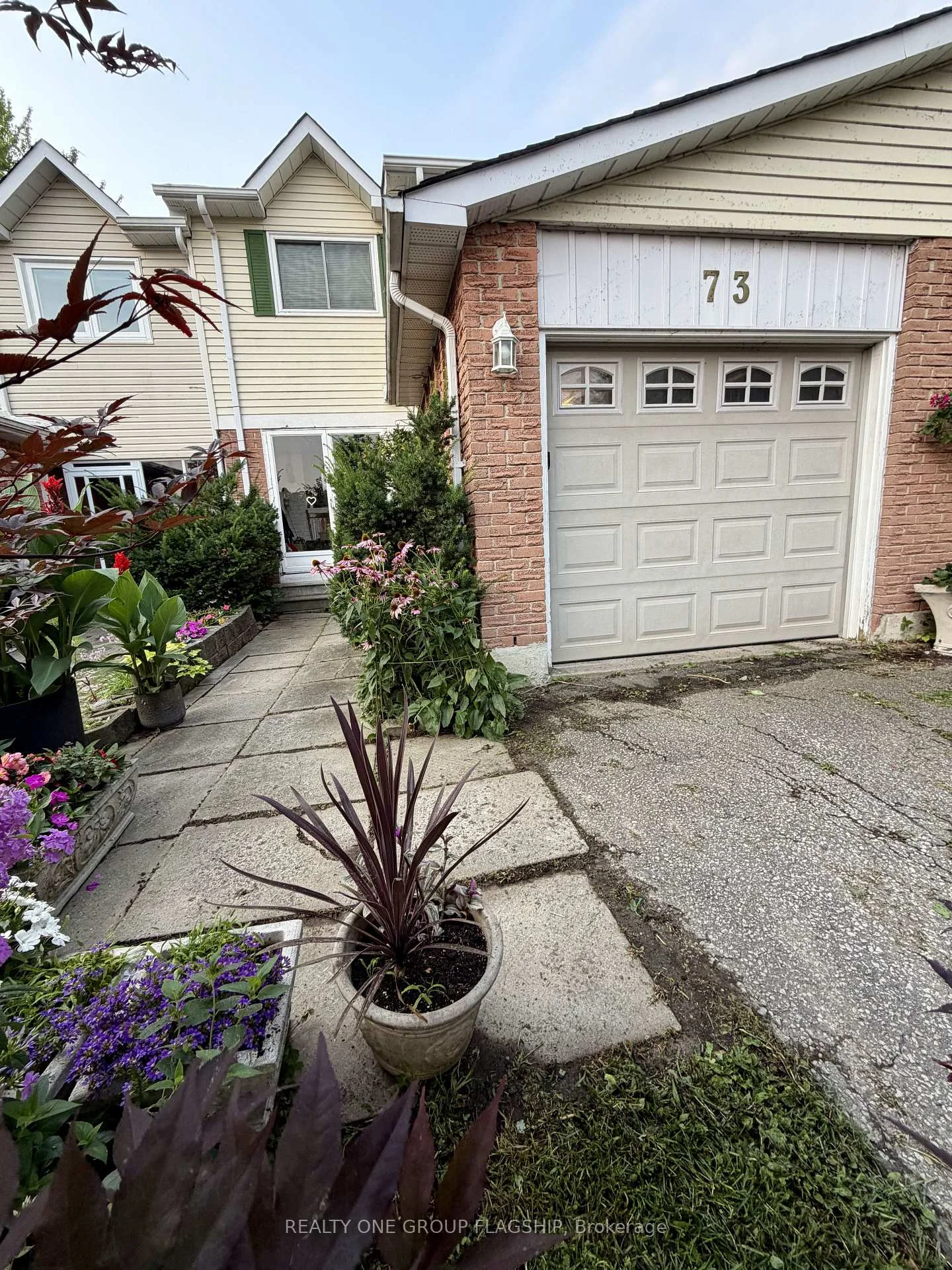 Photo 4 of 73 Durie Lane, Markham, Aileen-Willowbrook — HOMEH
