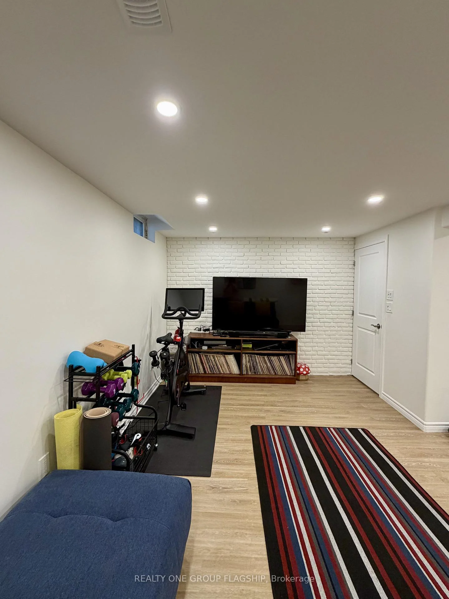 Photo 48 of 73 Durie Lane, Markham, Aileen-Willowbrook — HOMEH