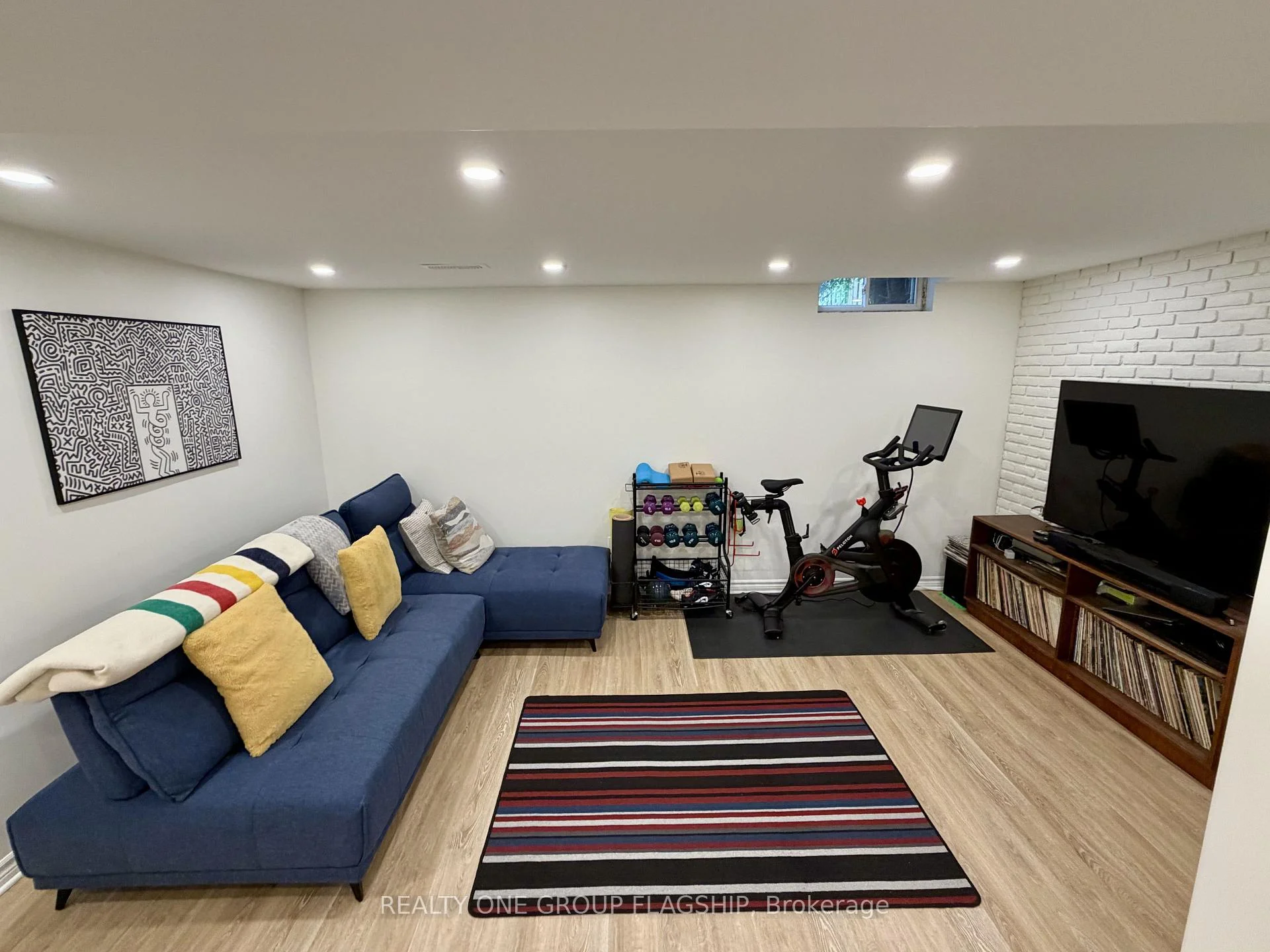 Photo 49 of 73 Durie Lane, Markham, Aileen-Willowbrook — HOMEH