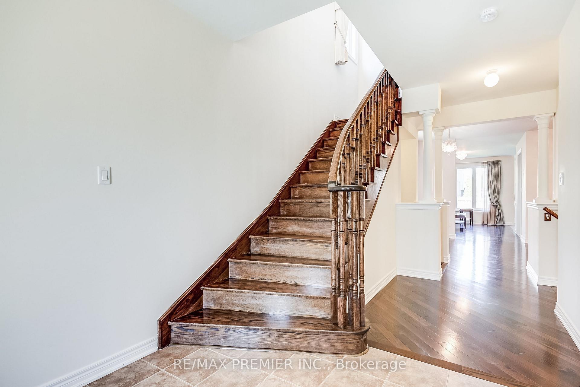 Photo 5 of 246 Hansard Drive, Vaughan, Vellore Village — HOMEH