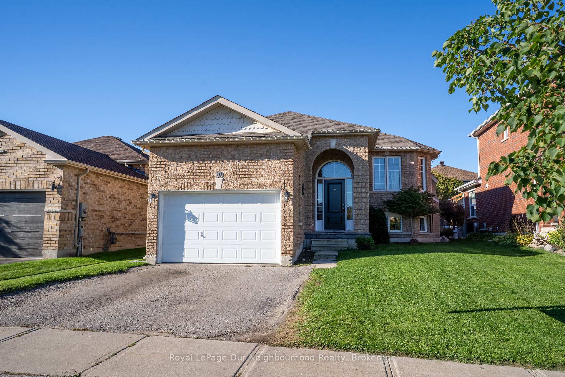Photo 1 of 99 Sweetnam Drive, Kawartha Lakes, Lindsay — HOMEH