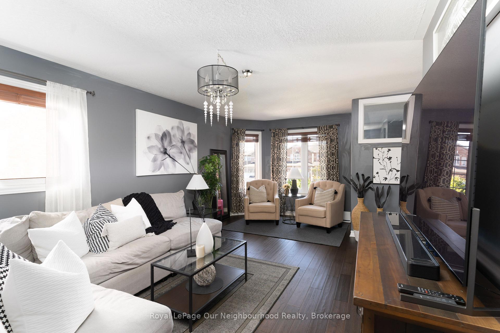Photo 6 of 99 Sweetnam Drive, Kawartha Lakes, Lindsay — HOMEH