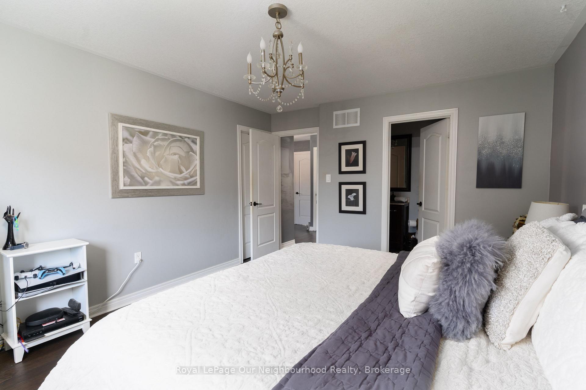 Photo 12 of 99 Sweetnam Drive, Kawartha Lakes, Lindsay — HOMEH