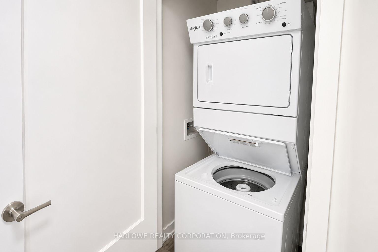 Photo 3 of Unit 1607, 105 Oneida Crescent, Richmond Hill, Langstaff — HOMEH